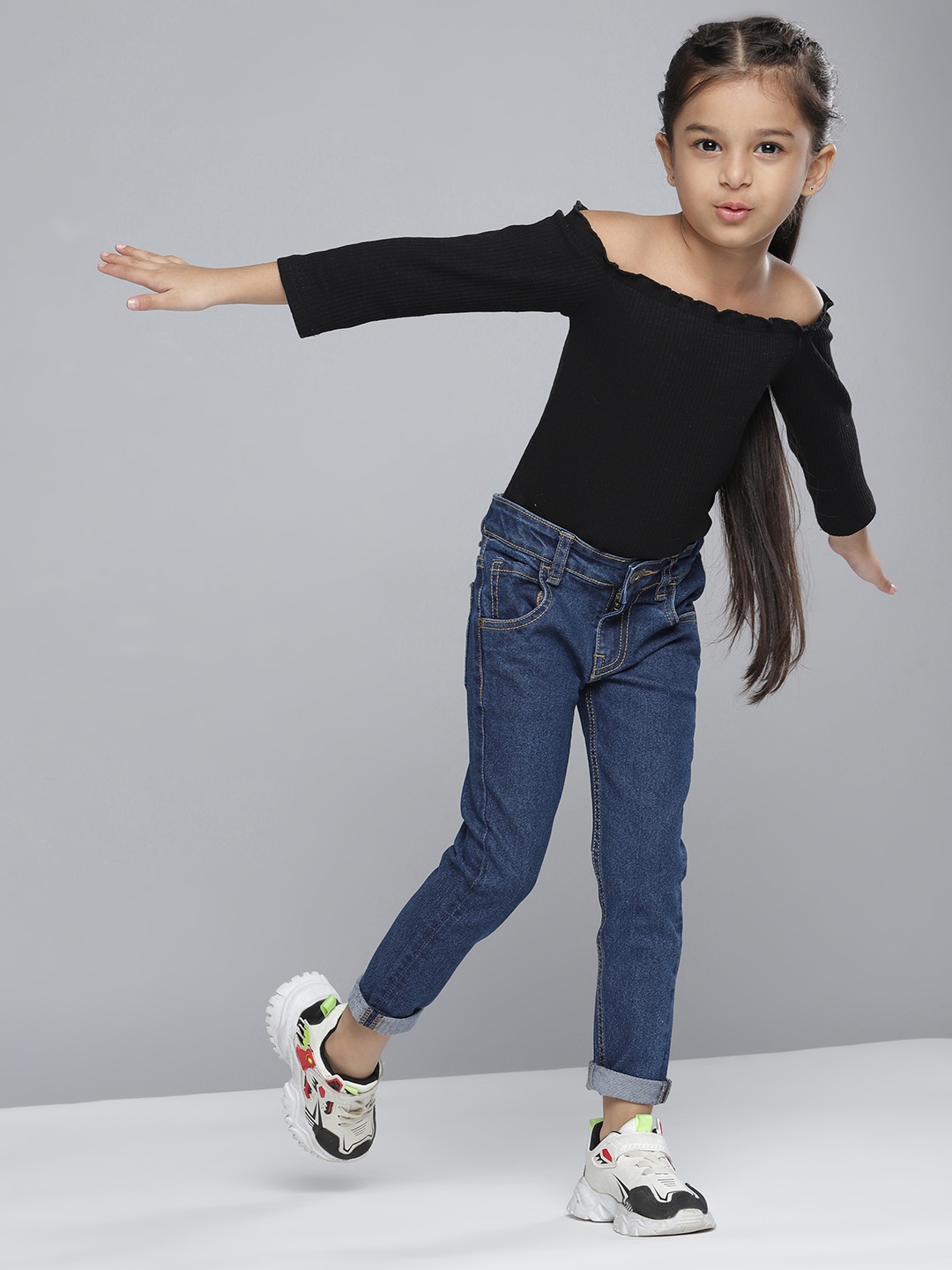 

YK Girls Blue Regular Fit Mid-Rise Clean Look Stretchable Jeans