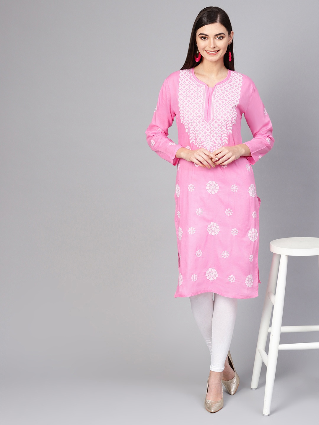 

Saadgi Women Pink & White Chikankari Floral Embroidered Straight Kurta