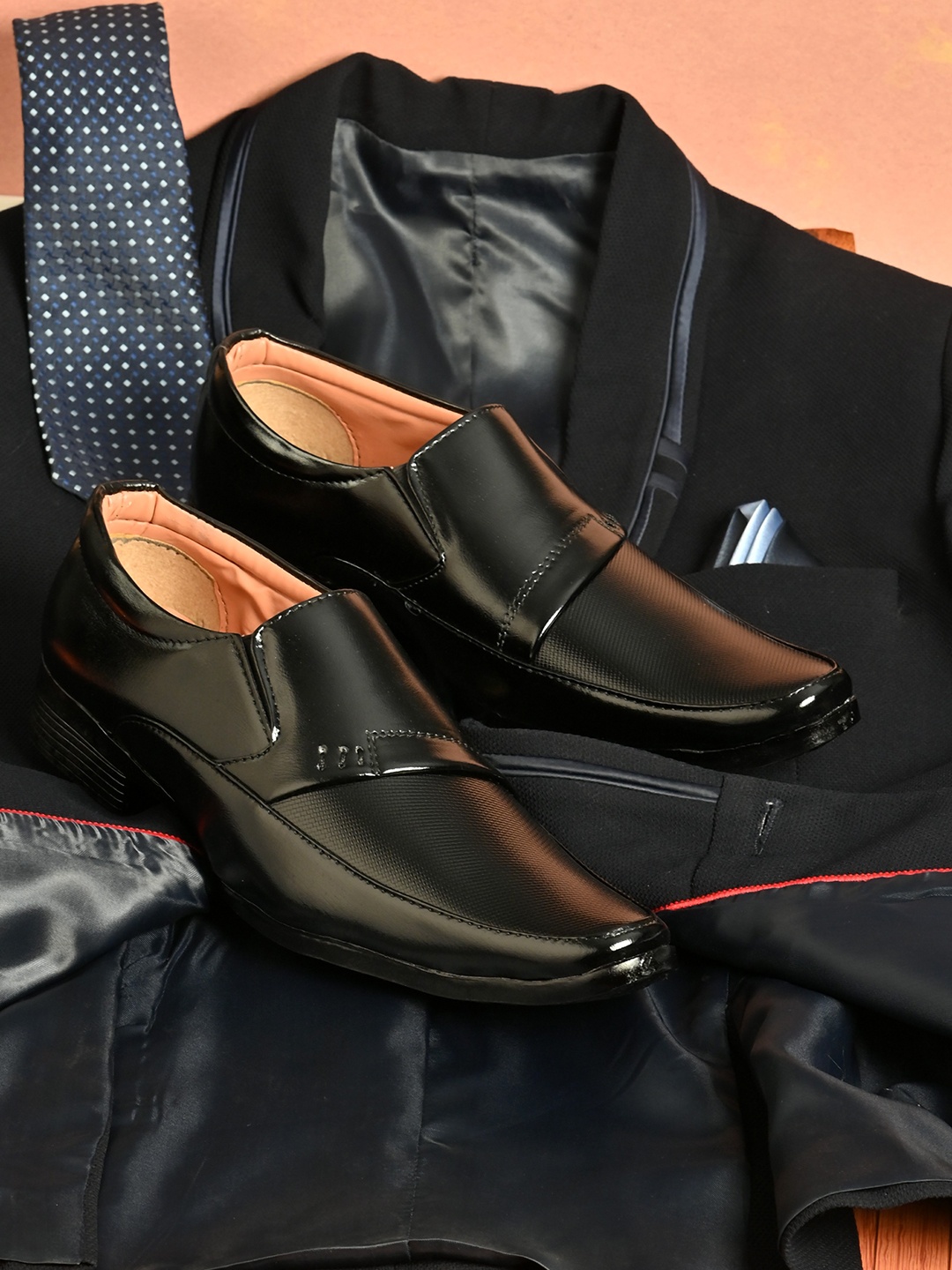 

Sir Corbett Men Black Textured Formal Slip-Ons