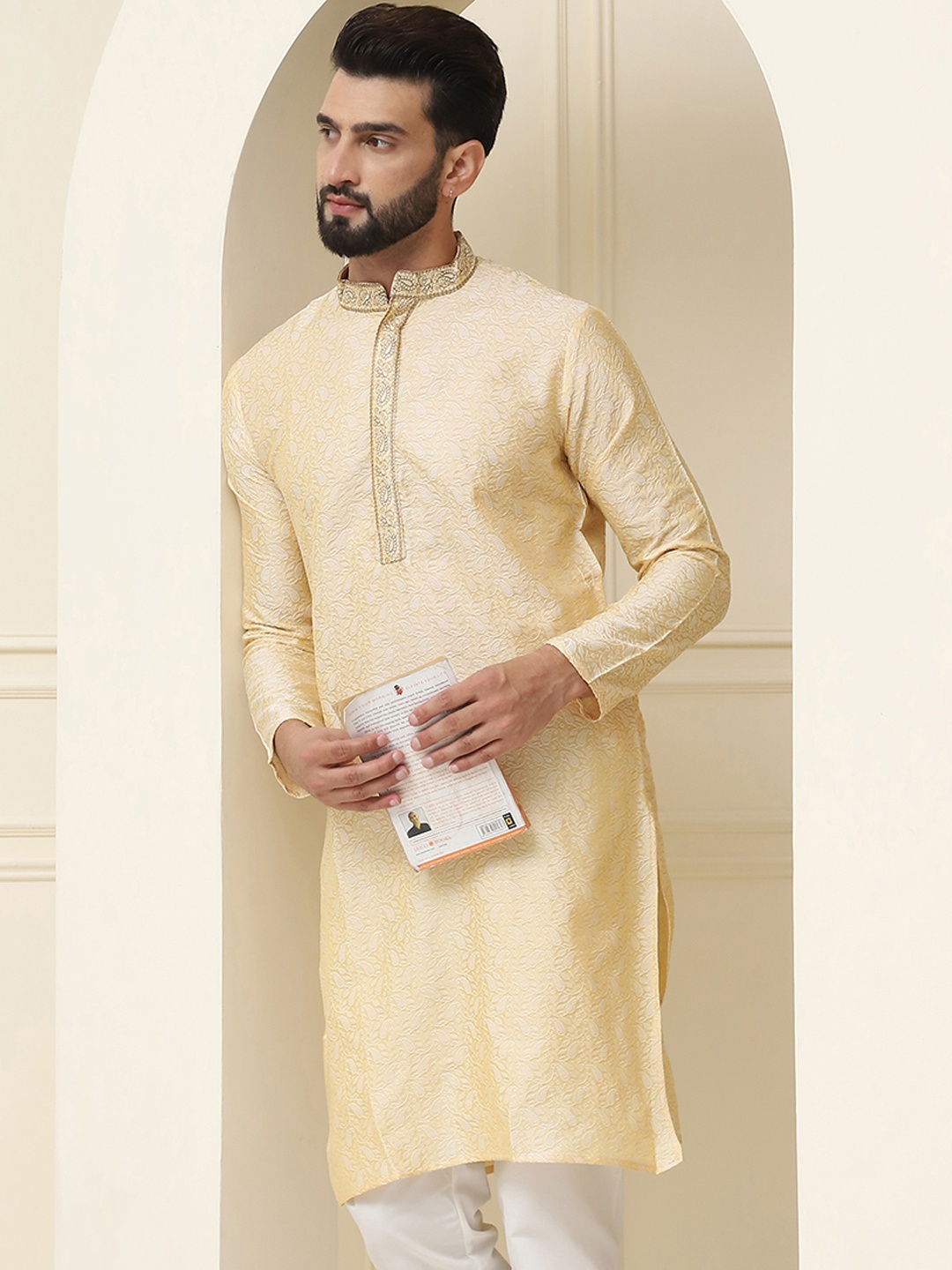 

SOJANYA Men Gold-Coloured Woven Design Straight Kurta