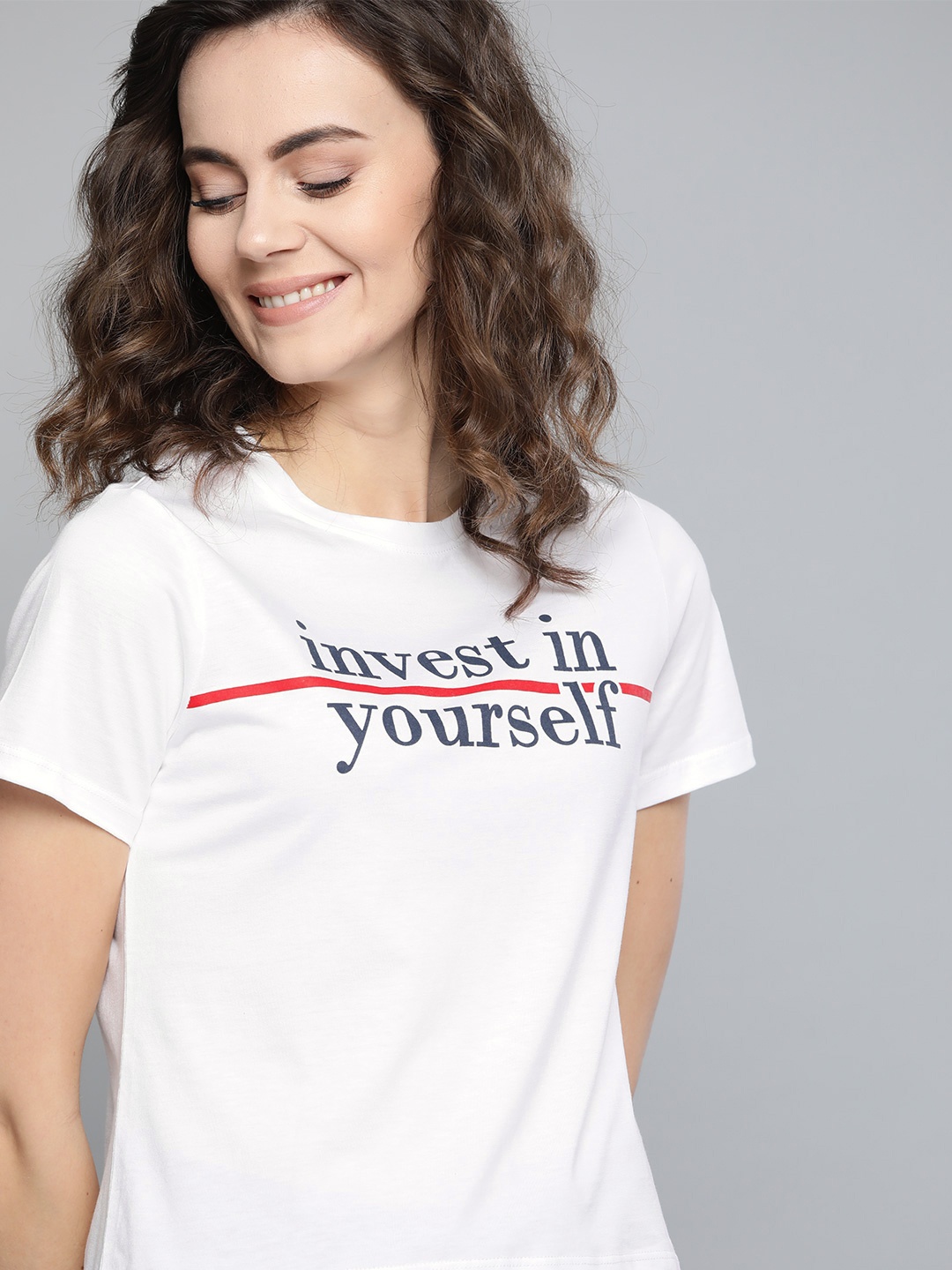 

Mast & Harbour Women White & Navy Blue Printed Round Neck Crop T-shirt