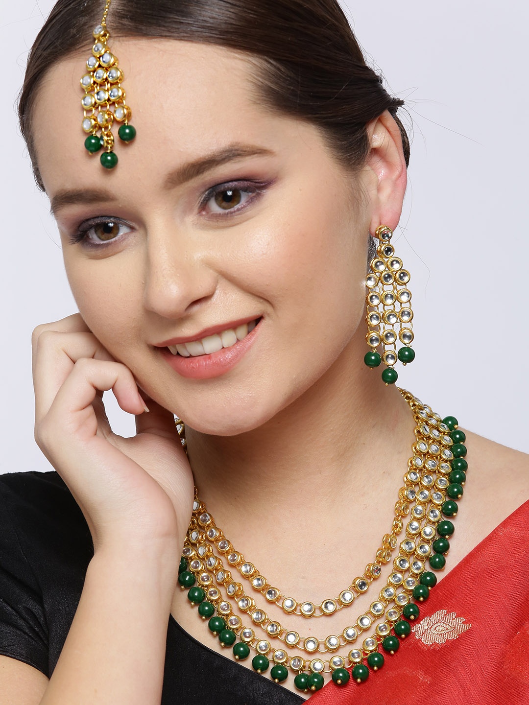 

Karatcart Green Gold-Plated Kundan-Studded Handcrafted Jewellery Set