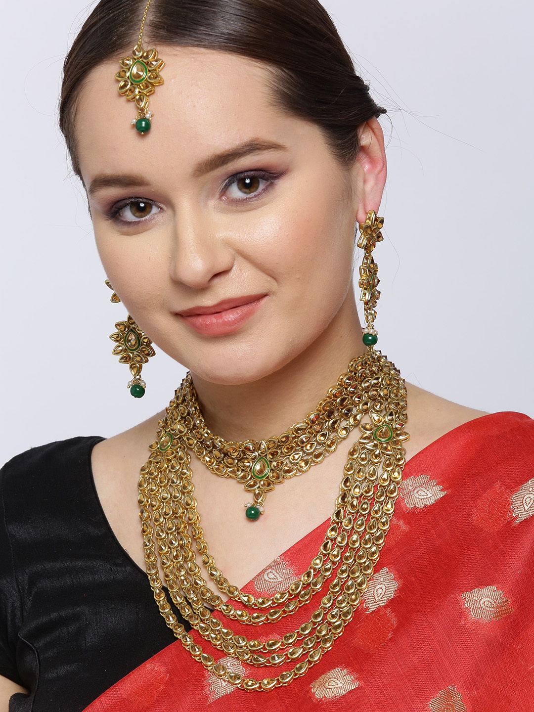 

Karatcart Green Gold-Plated Kundan-Studded Handcrafted Jewellery Set