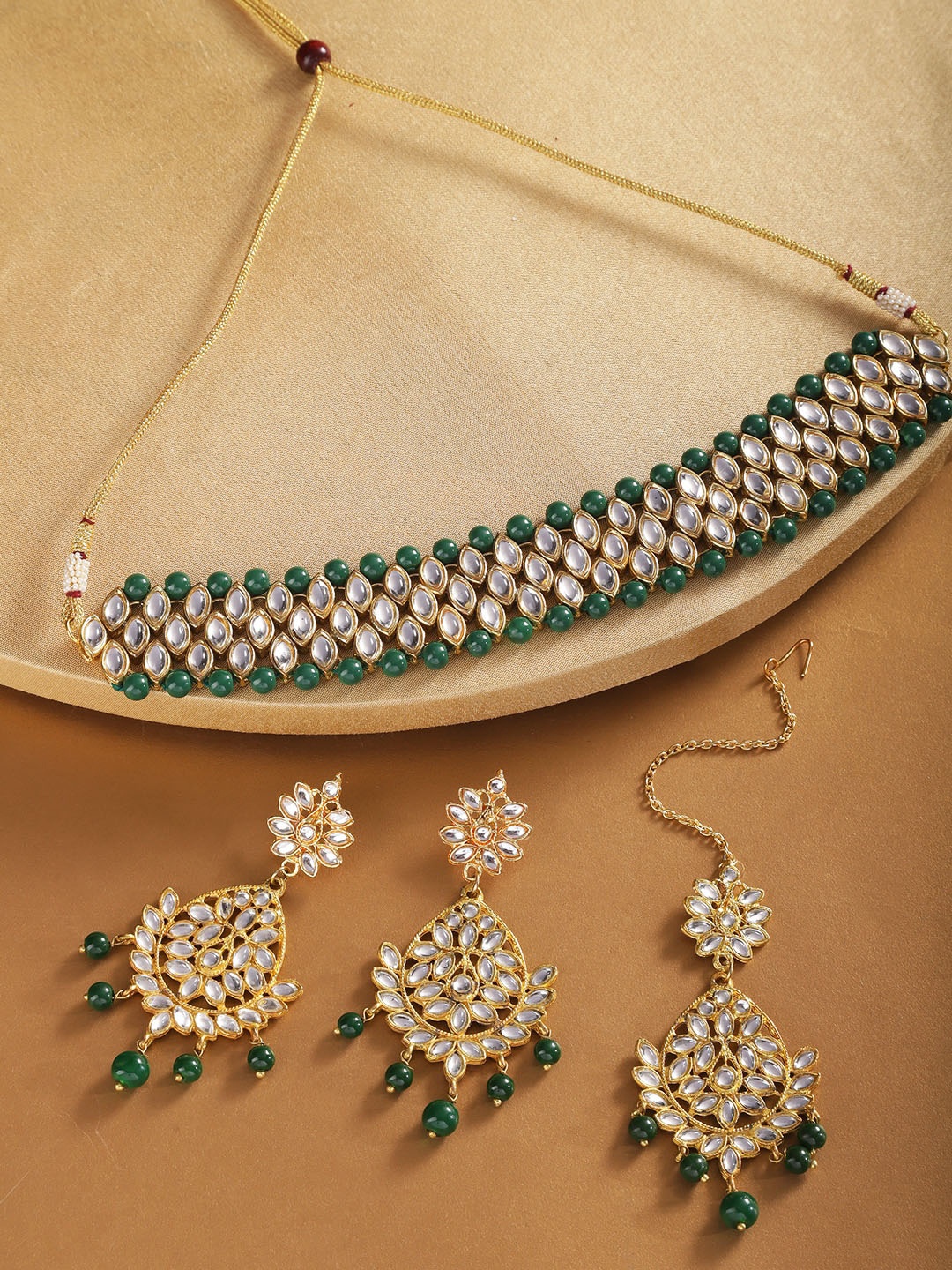 

KARATCART Green Gold-Plated Kundan Studded & Beaded Handcrafted Jewellery Set