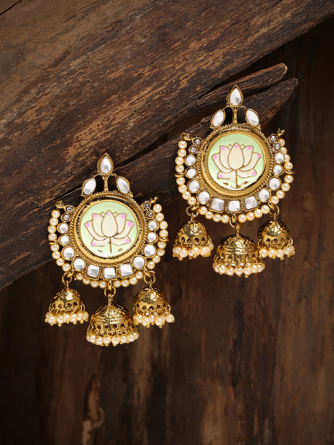 

Zaveri Pearls Gold-Toned & Green Geometric Jhumkas