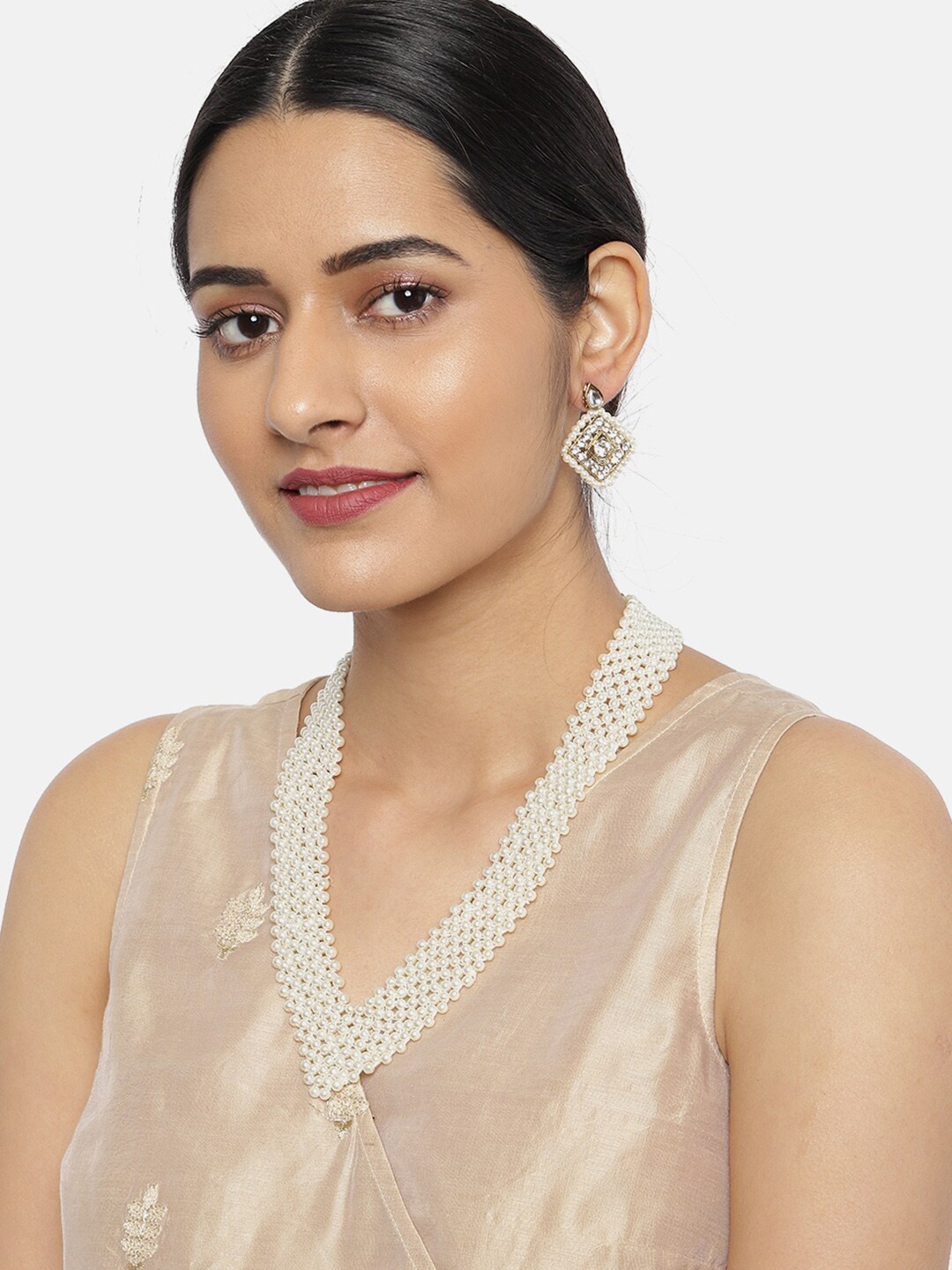 

Zaveri Pearls White Pearl Studded Statement Jewellery Set