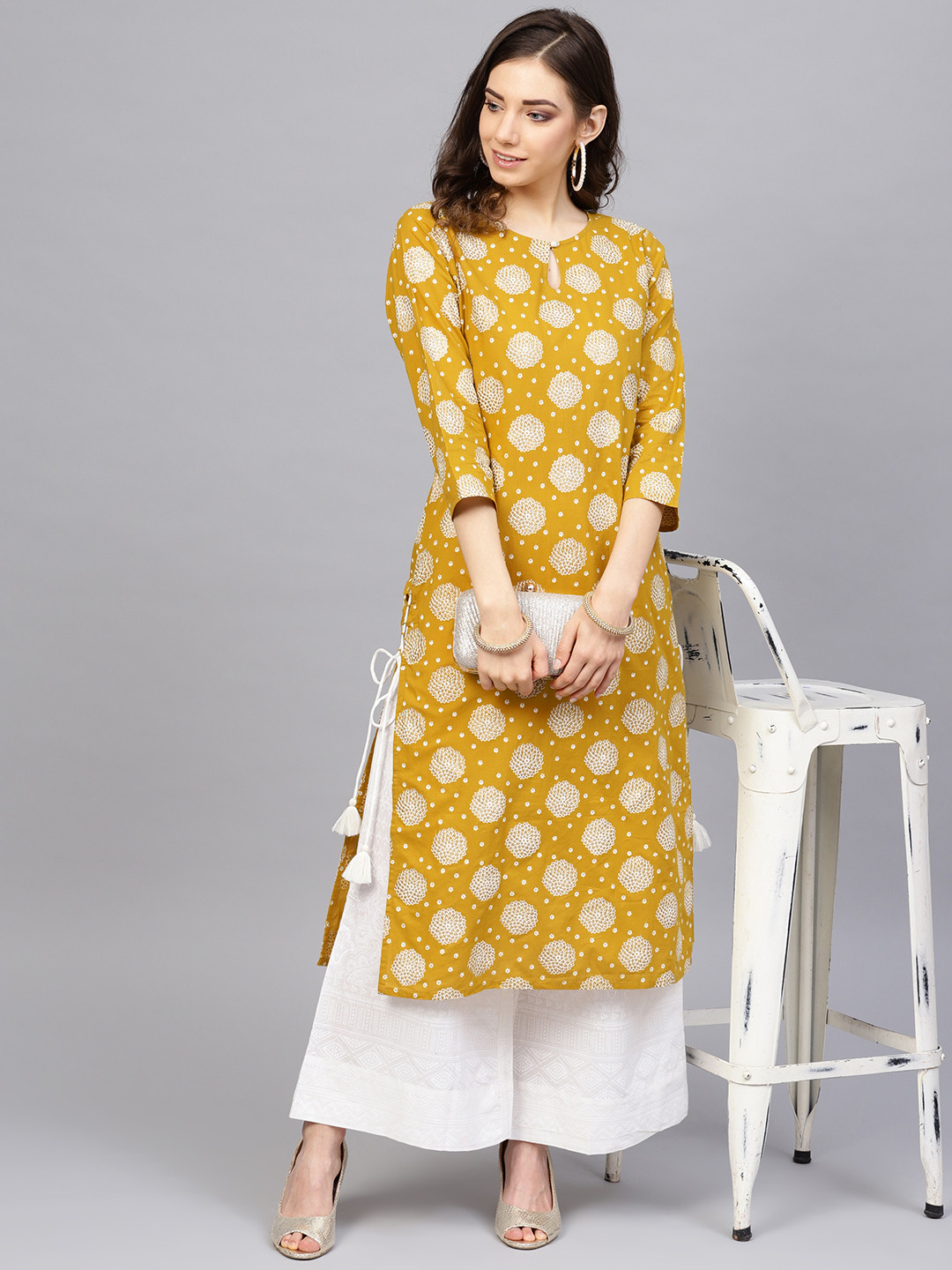 

Varanga Women Green & White Printed Kurta with Palazzos