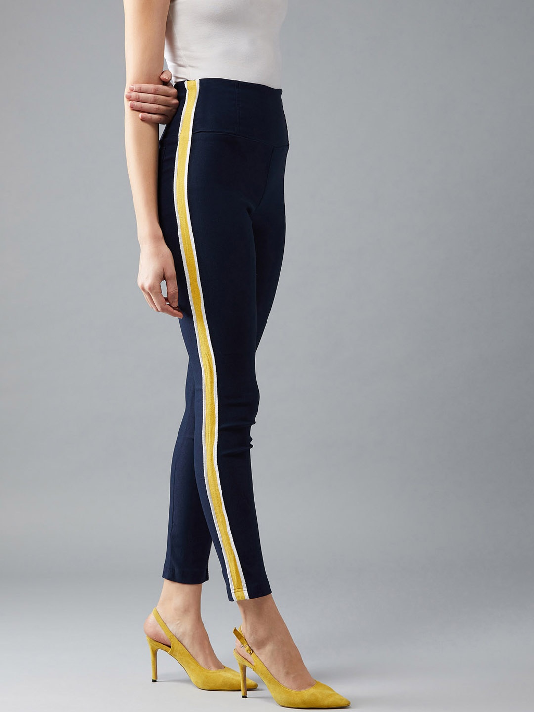 

DOLCE CRUDO Women Navy Blue Solid Slim Fit Treggings