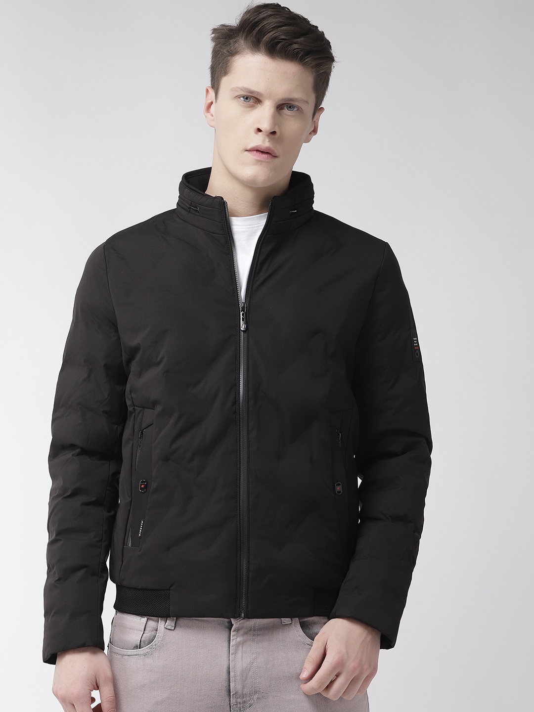 

Fort Collins Men Black Solid Lightweight Padded Jacket