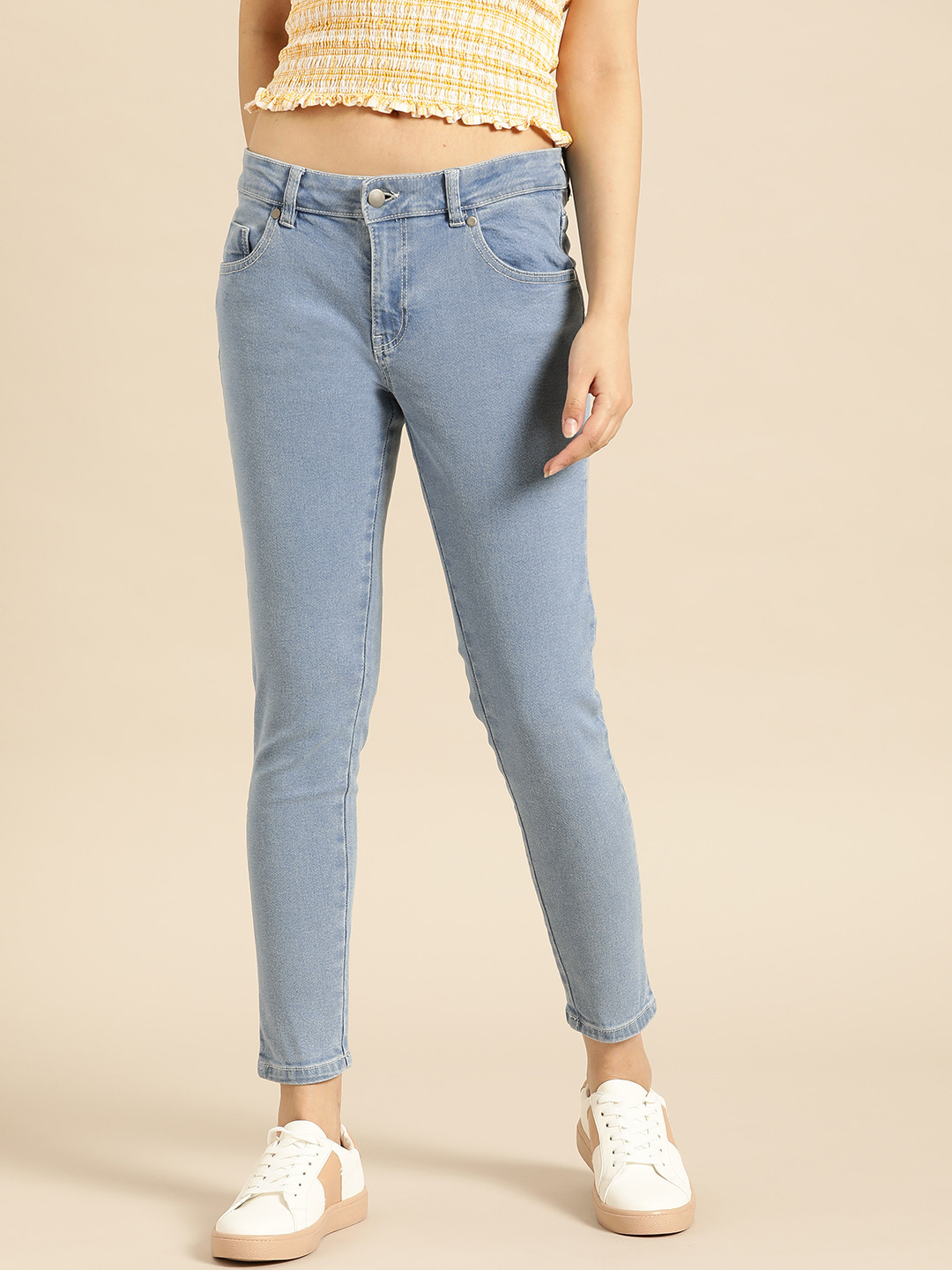 

DressBerry Women Blue Skinny Fit Mid-Rise Clean Look Stretchable Jeans