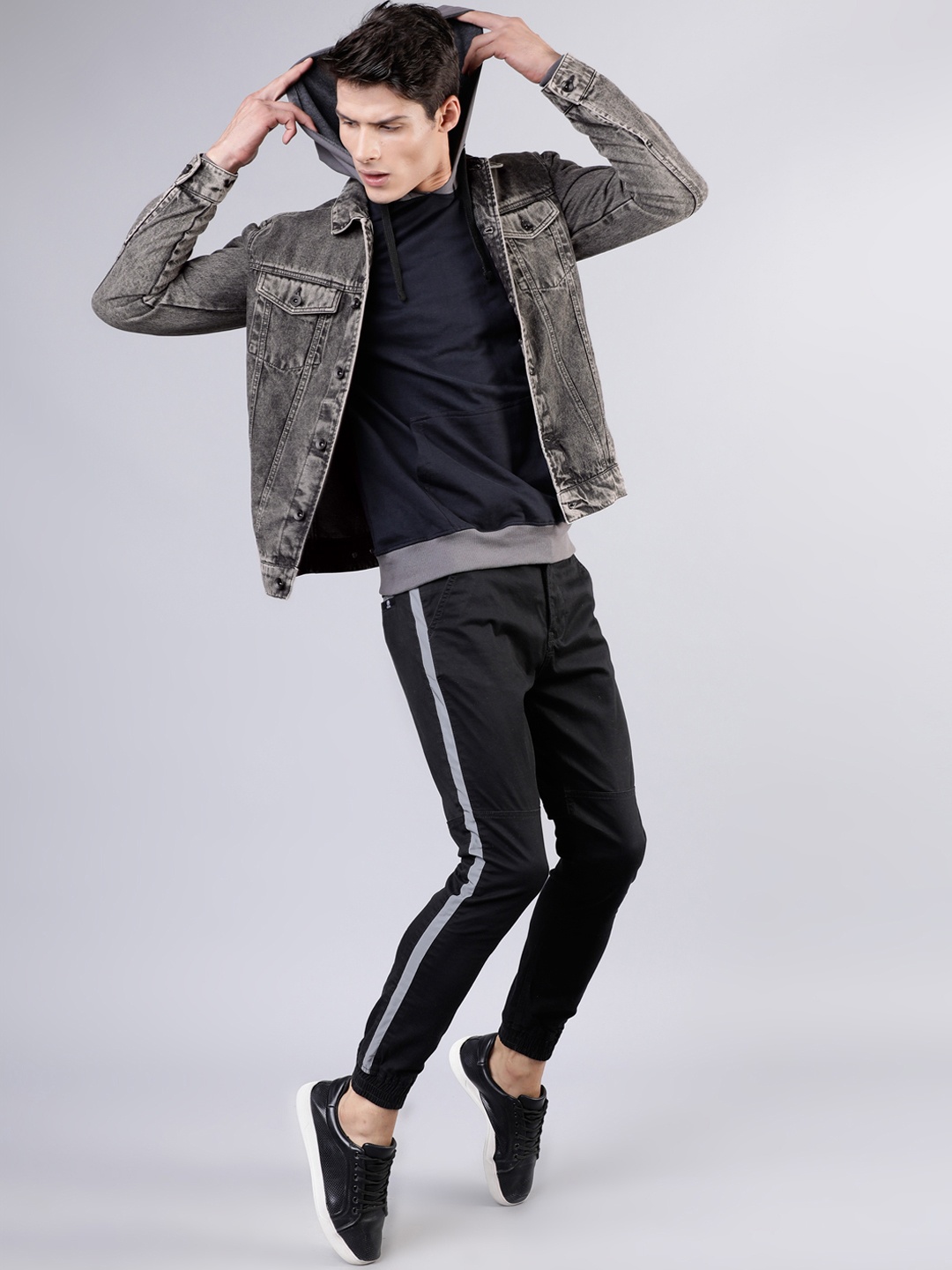 

LOCOMOTIVE Men Grey Printed Jacket