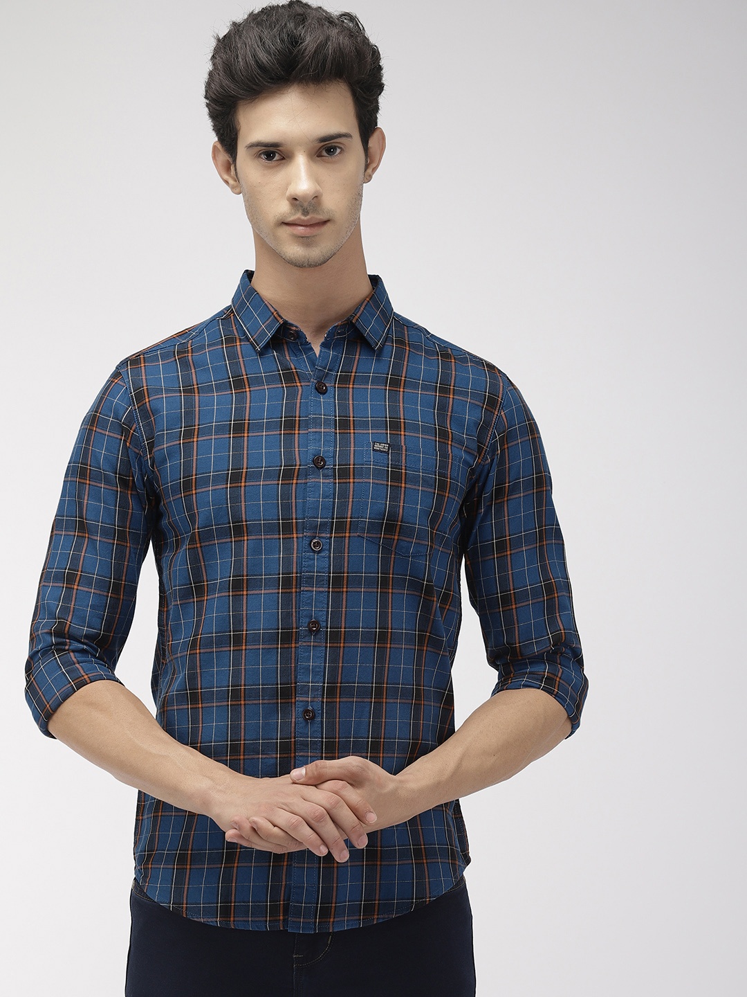 

The Indian Garage Co Men Blue & Black Slim Fit Checked Casual Shirt