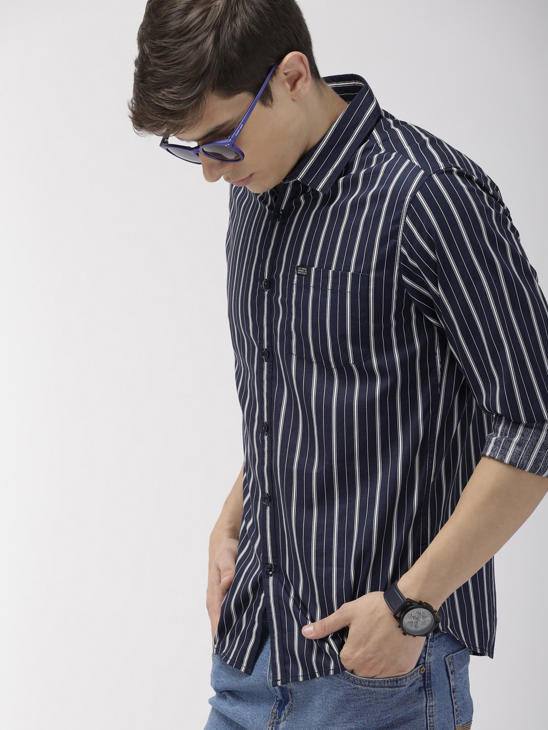 

The Indian Garage Co Men Navy Blue & White Slim Fit Striped Casual Shirt