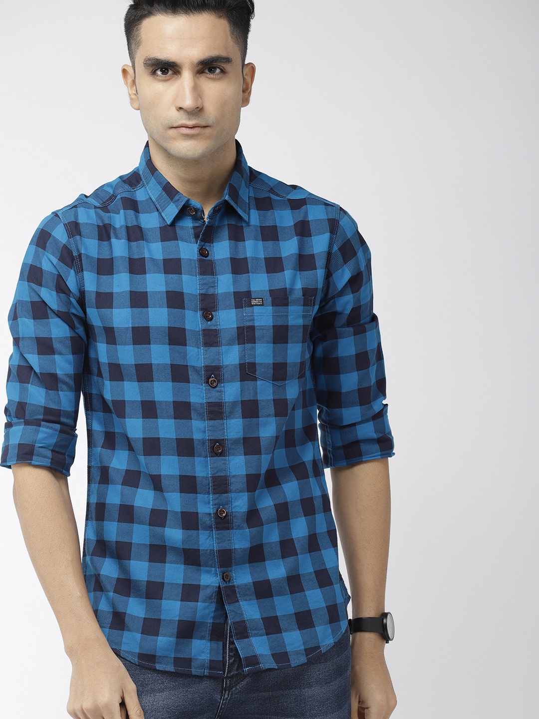

The Indian Garage Co Men Blue Slim Fit Checked Casual Shirt