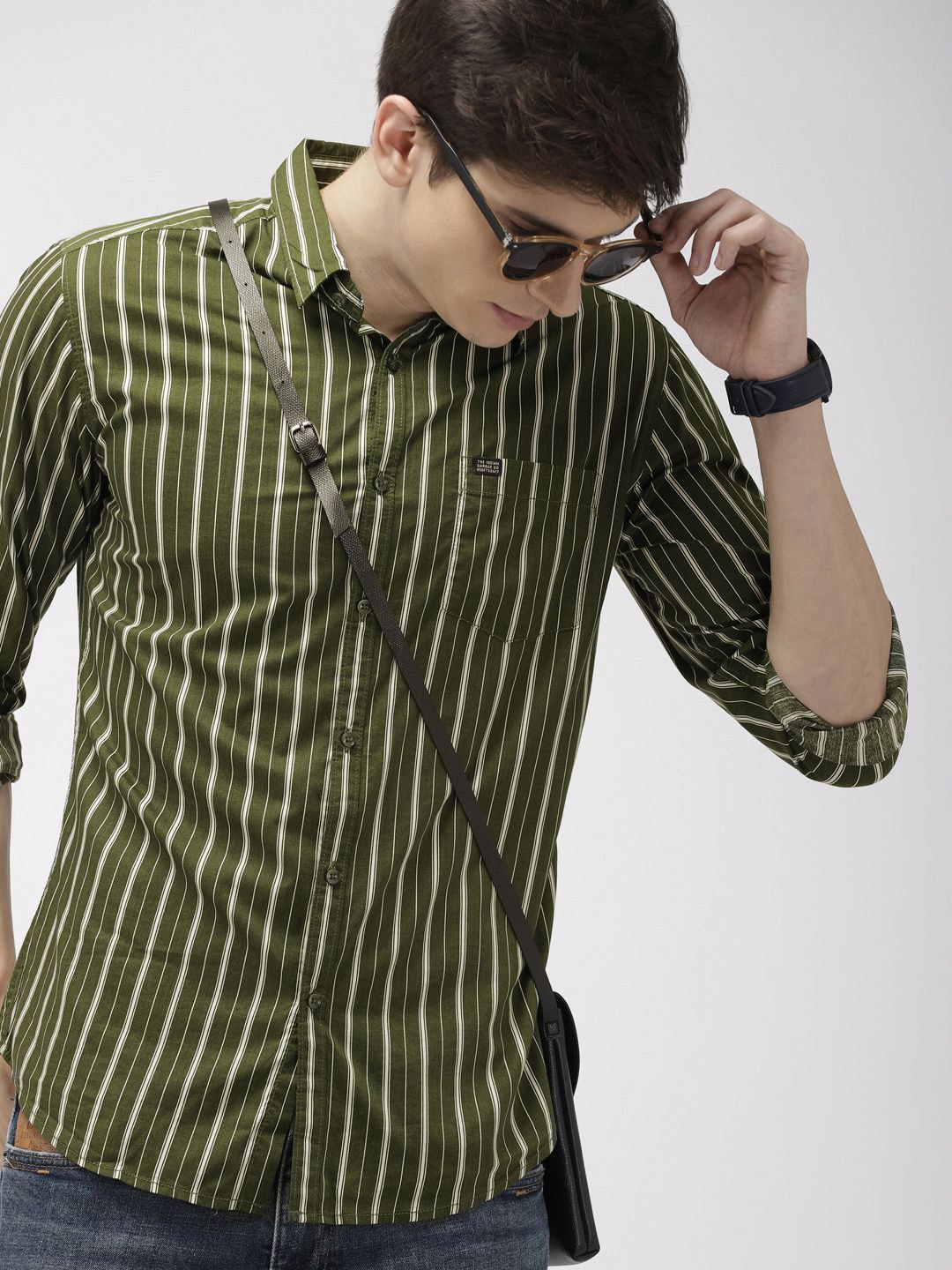 

The Indian Garage Co Men Olive Green & White Slim Fit Striped Casual Shirt