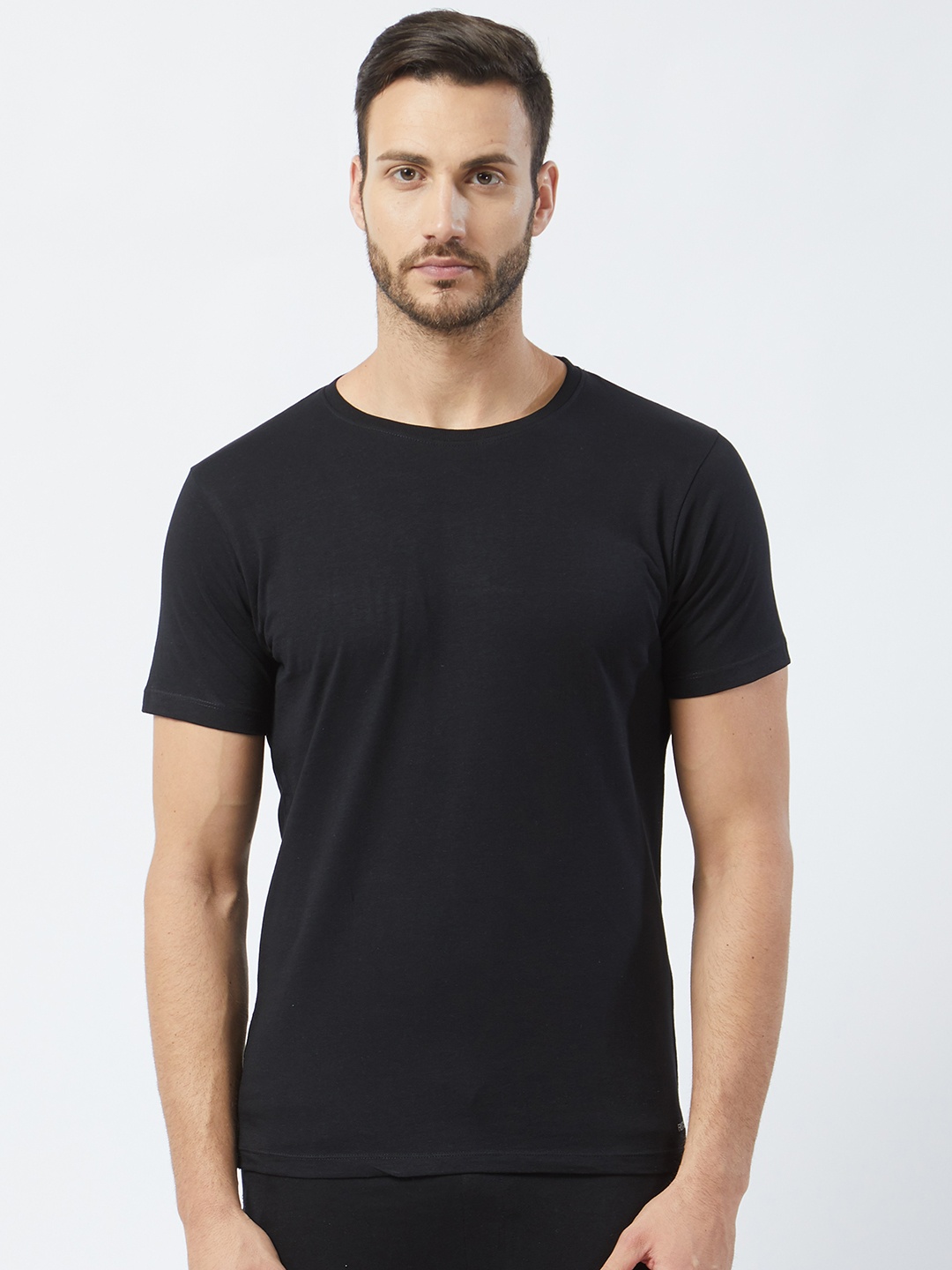 

Fruit of the loom Men Black Solid Round Neck Lounge T-shirt MCN01-A1S2
