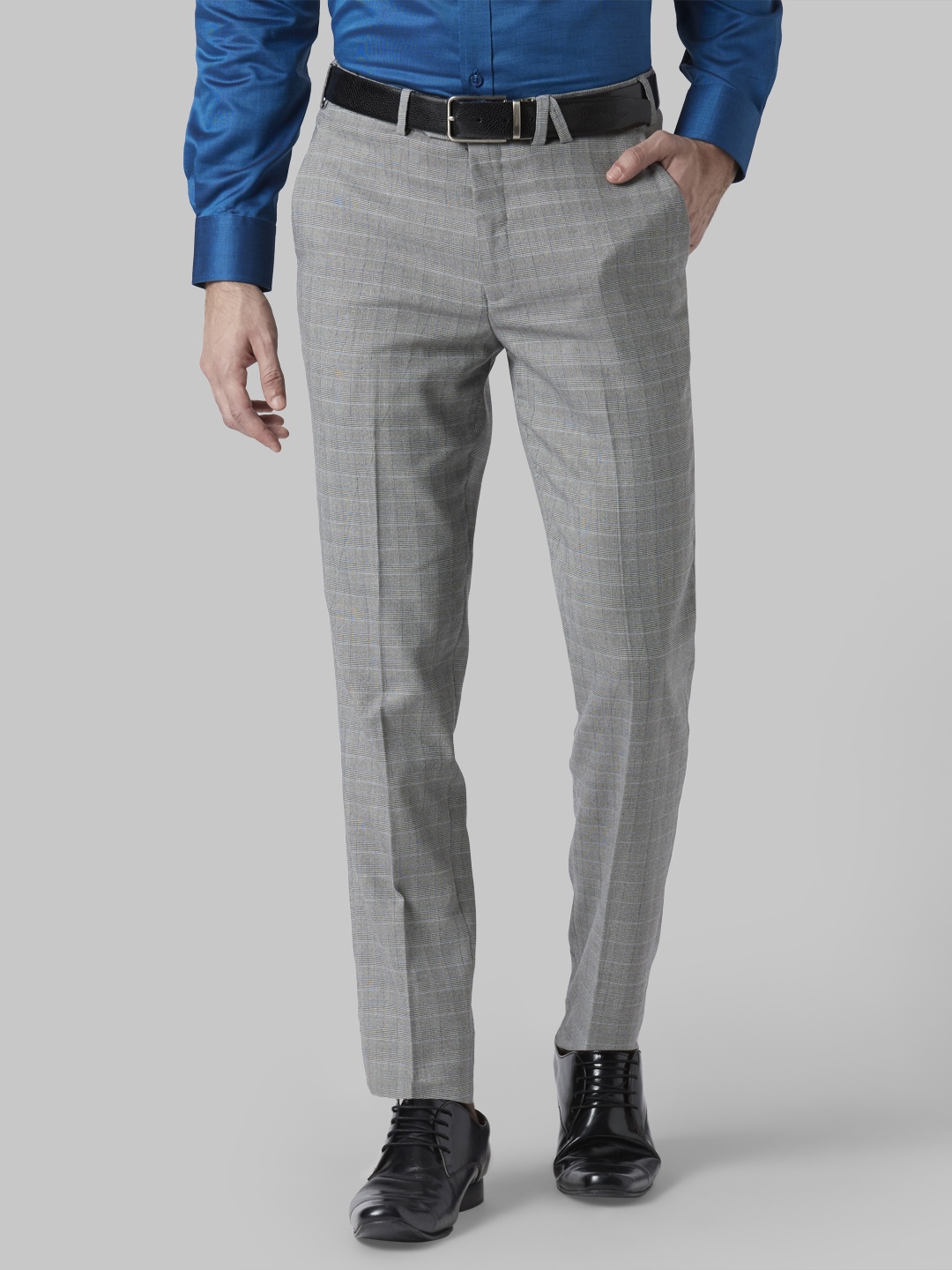 

Park Avenue Men Grey & Black Regular Fit Checked Formal Trousers