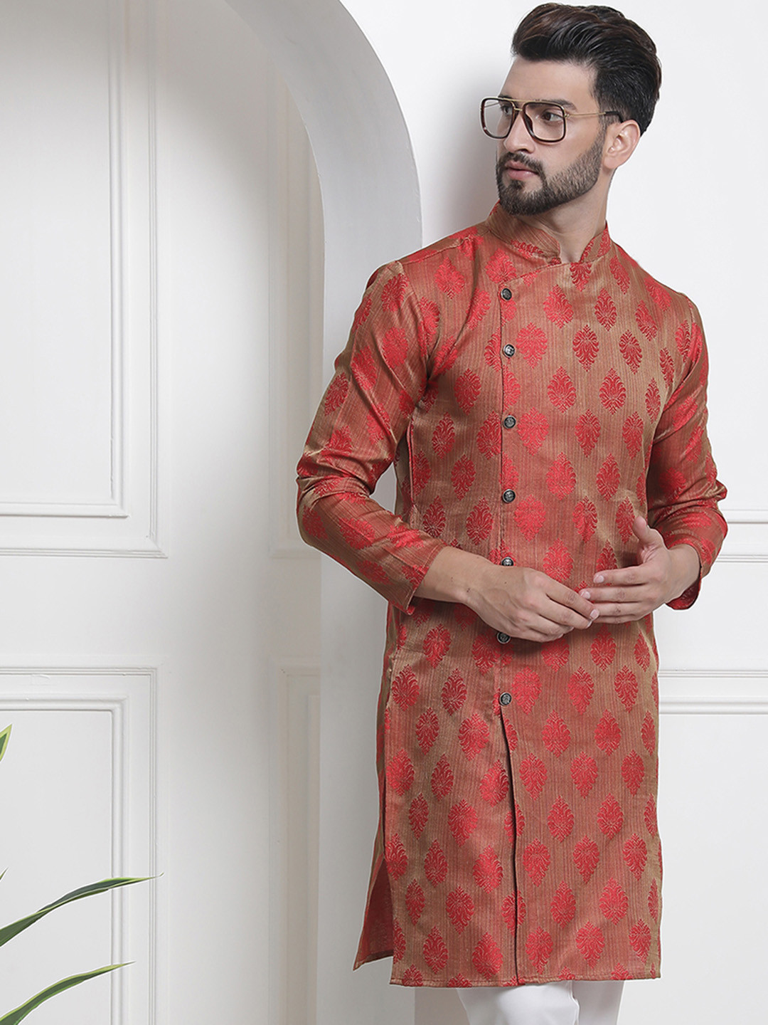 

SOJANYA Men Copper-Toned & Red Woven Design Jacquard Silk Straight Kurta