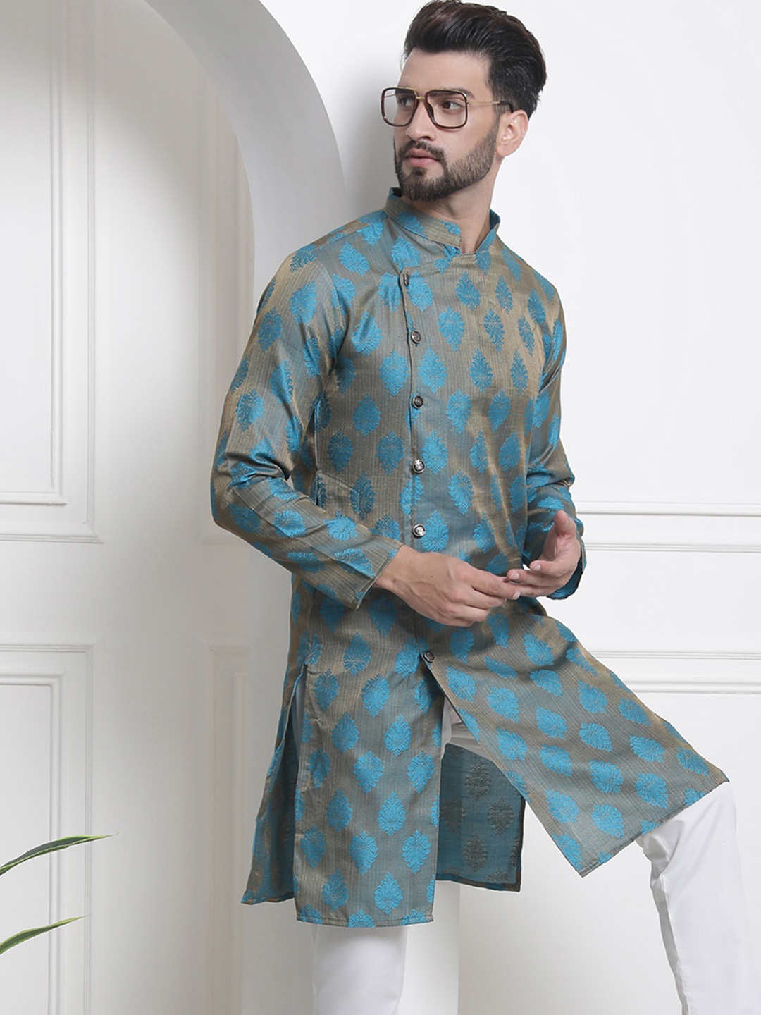 

SOJANYA Men Bronze-Toned & Teal Blue Woven Design Jacquard Silk Straight Kurta