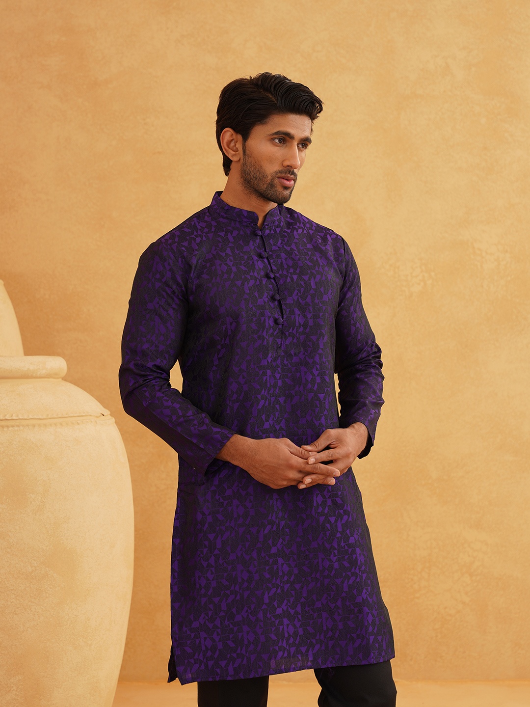 

SOJANYA Men Purple Woven Design Straight Kurta