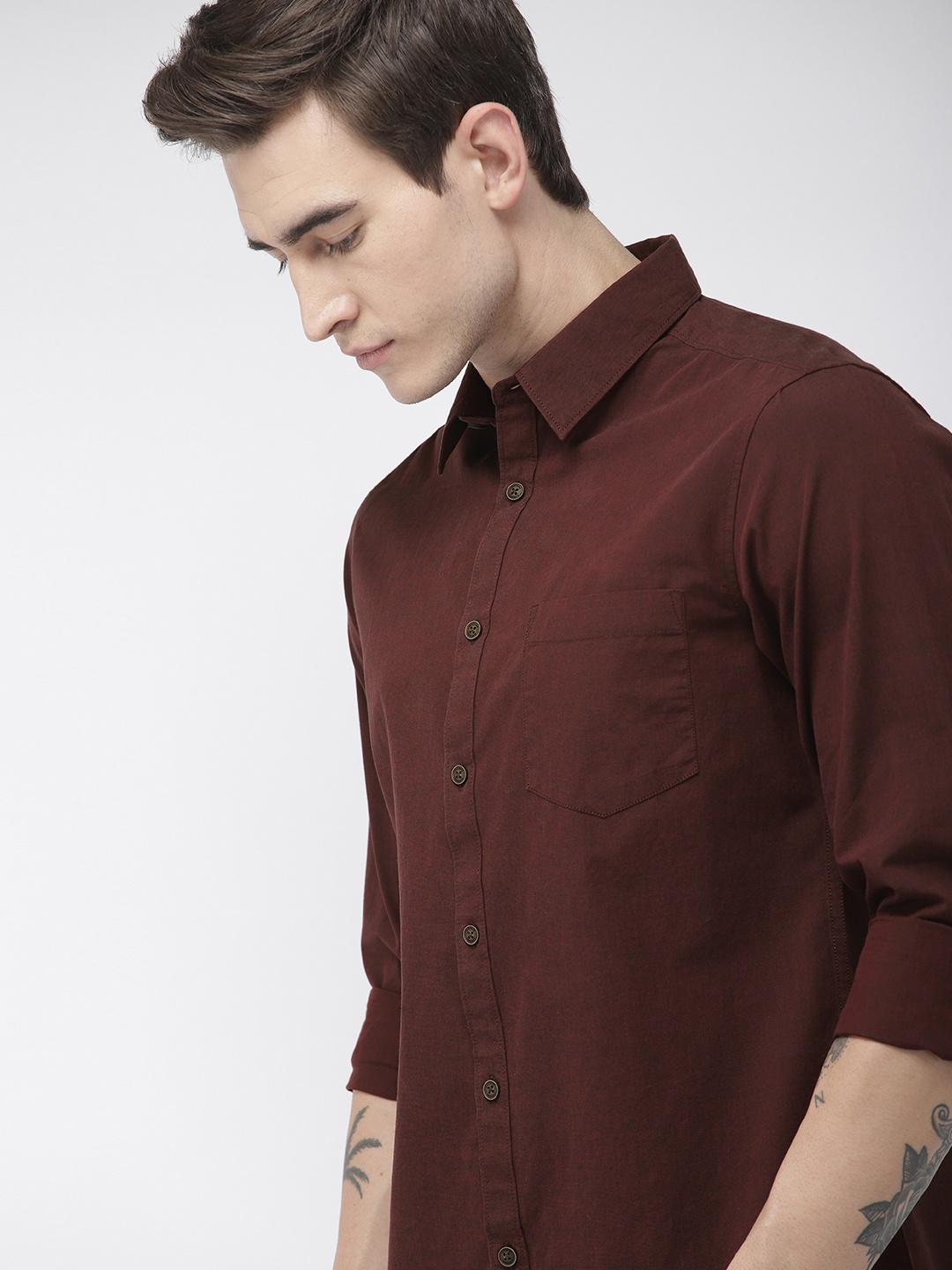 

Harvard Men Maroon Regular Fit Solid Sustainable Casual Shirt