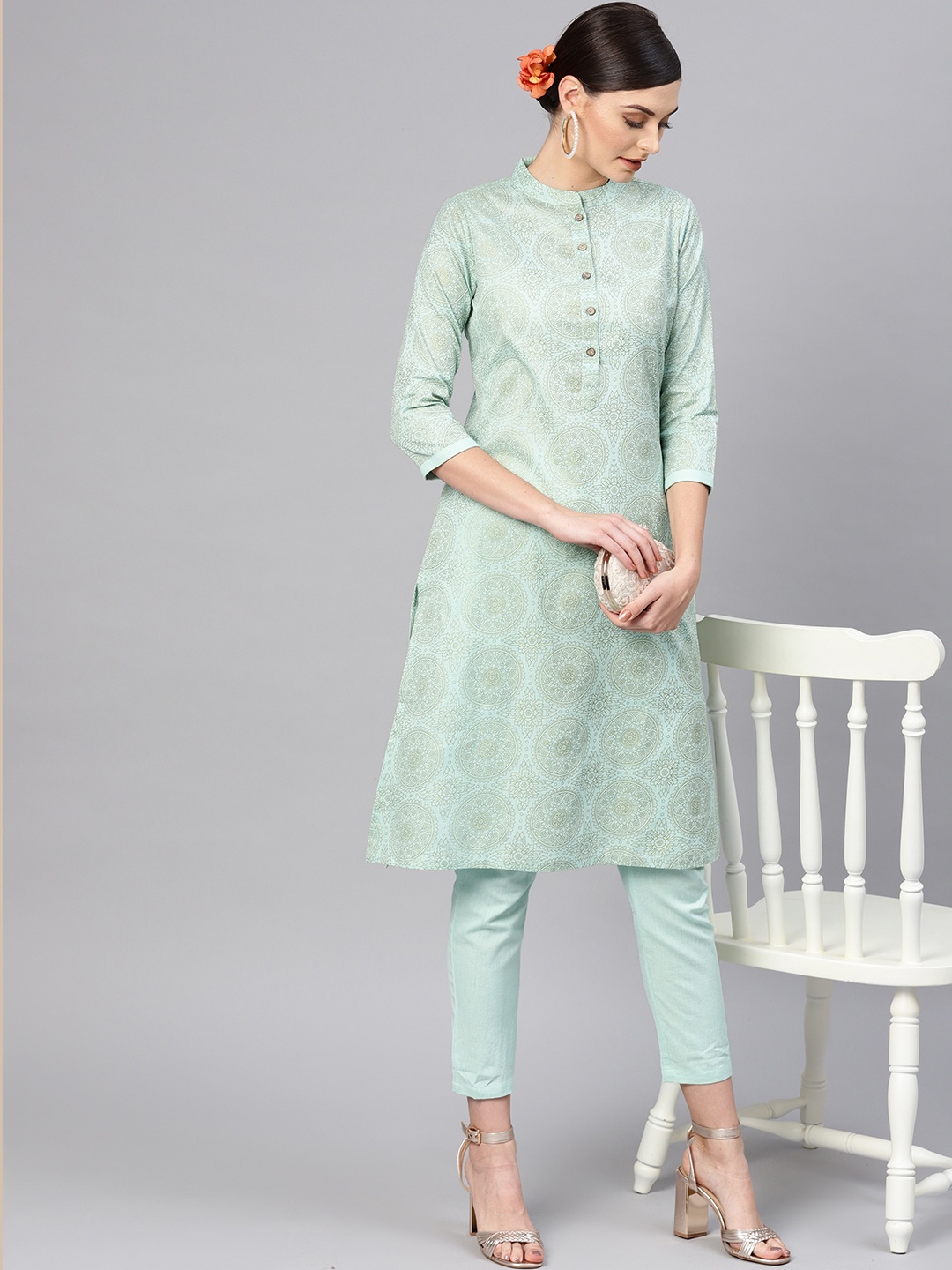 

SASSAFRAS Women Sea Green & Golden Foil Print Kurta with Trousers