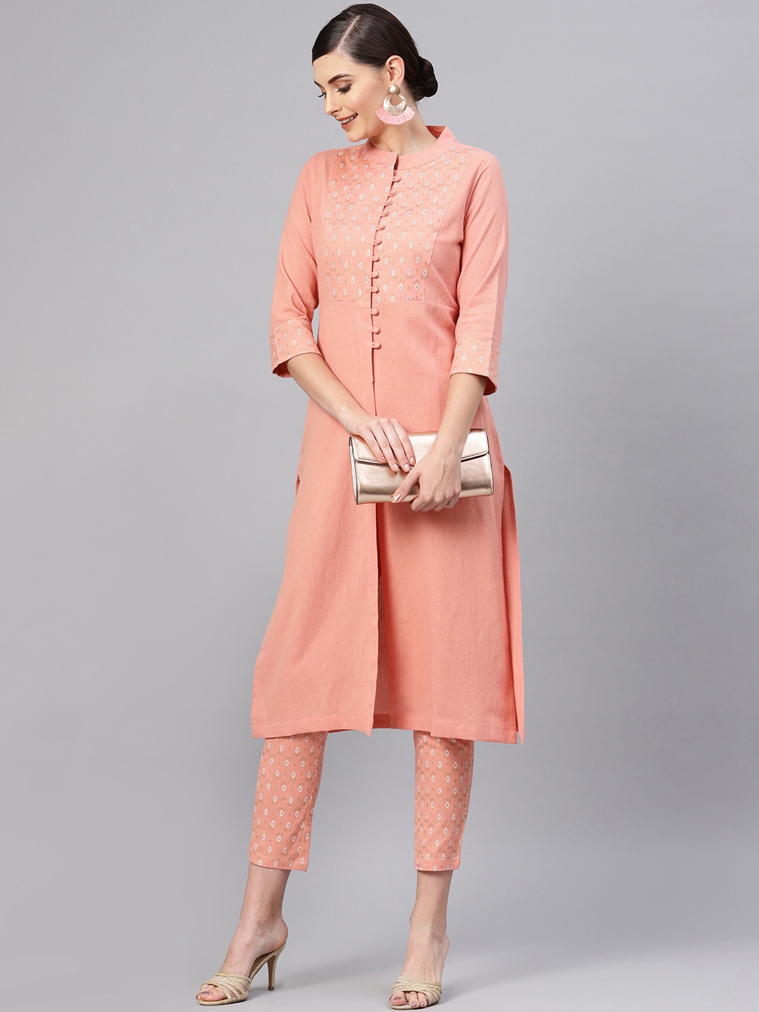 

SASSAFRAS Women Peach-Coloured & White Yoke Design Kurta with Trousers
