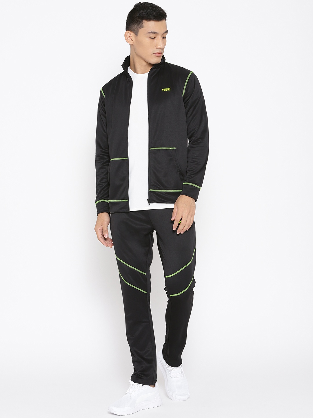 

Yuuki Men Black Solid Tracksuit