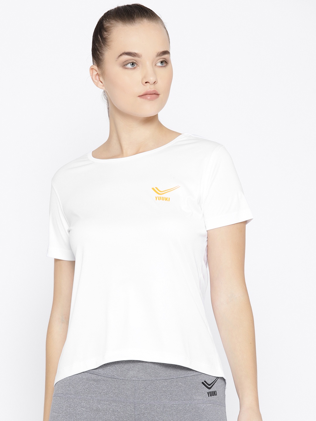 

Yuuki Women White Solid Round Neck T-shirt