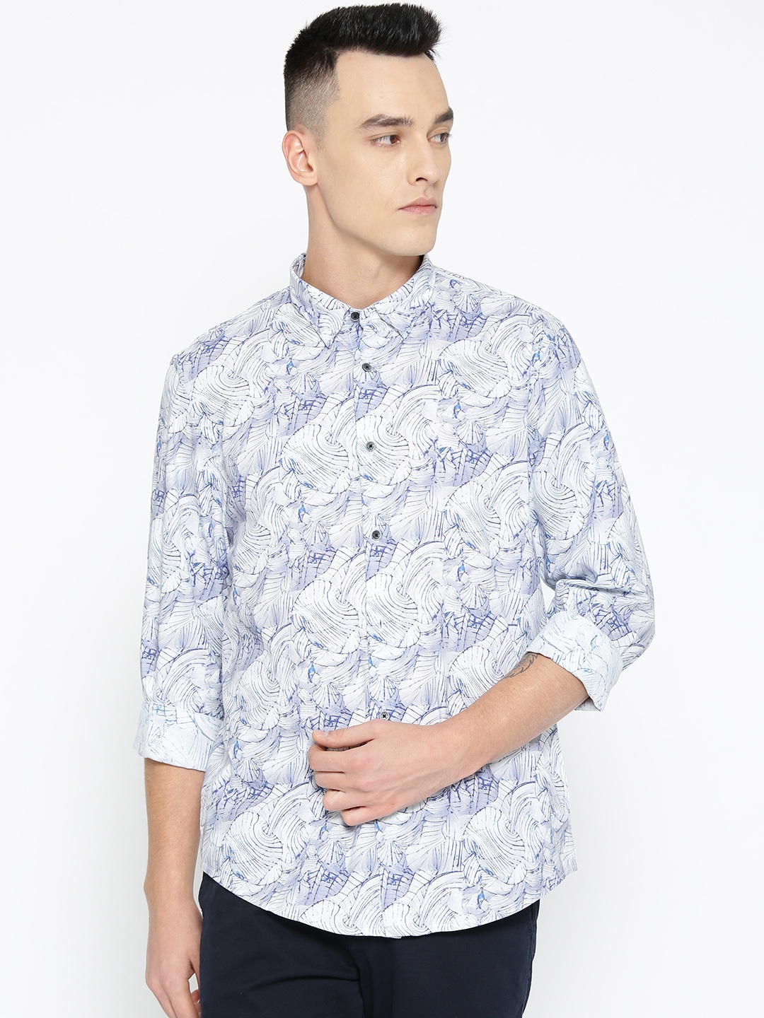 

Blackberrys Men Off-White & Blue Slim Fit Printed Casual Shirt