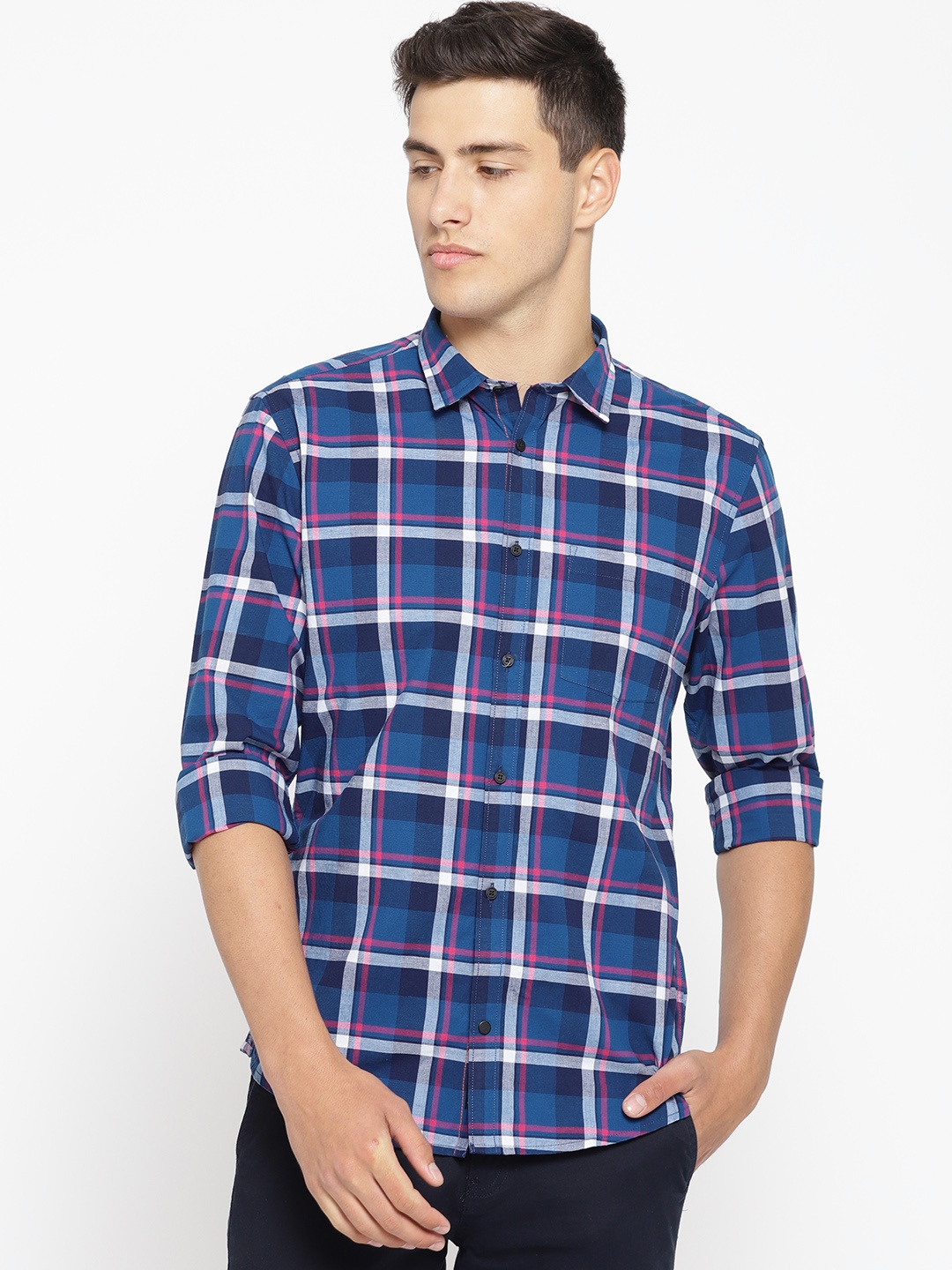 

Blackberrys Men Blue & White Slim Fit Checked Casual Shirt