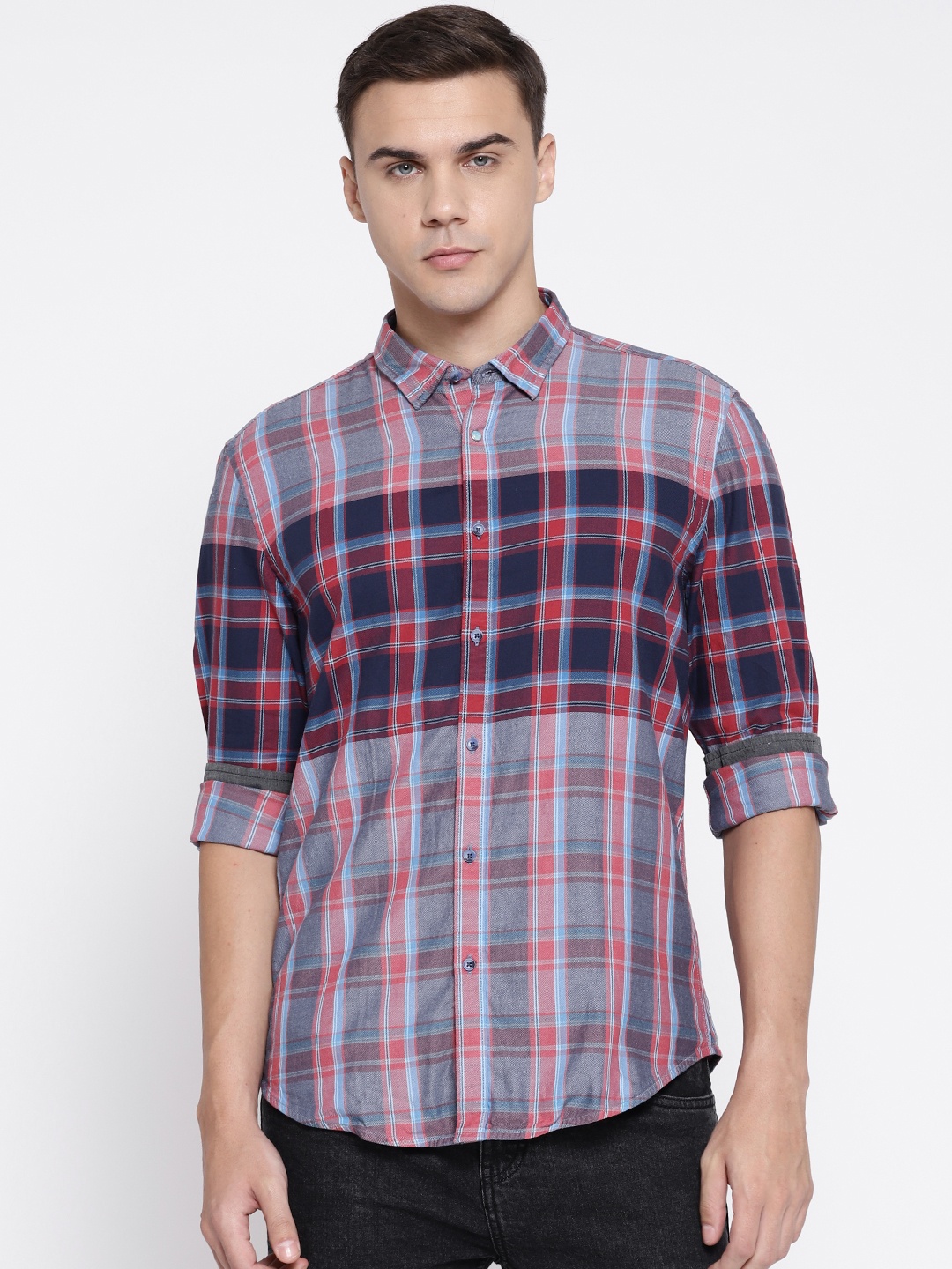 

Blackberrys Men Blue & Red Slim Fit Checked Casual Shirt