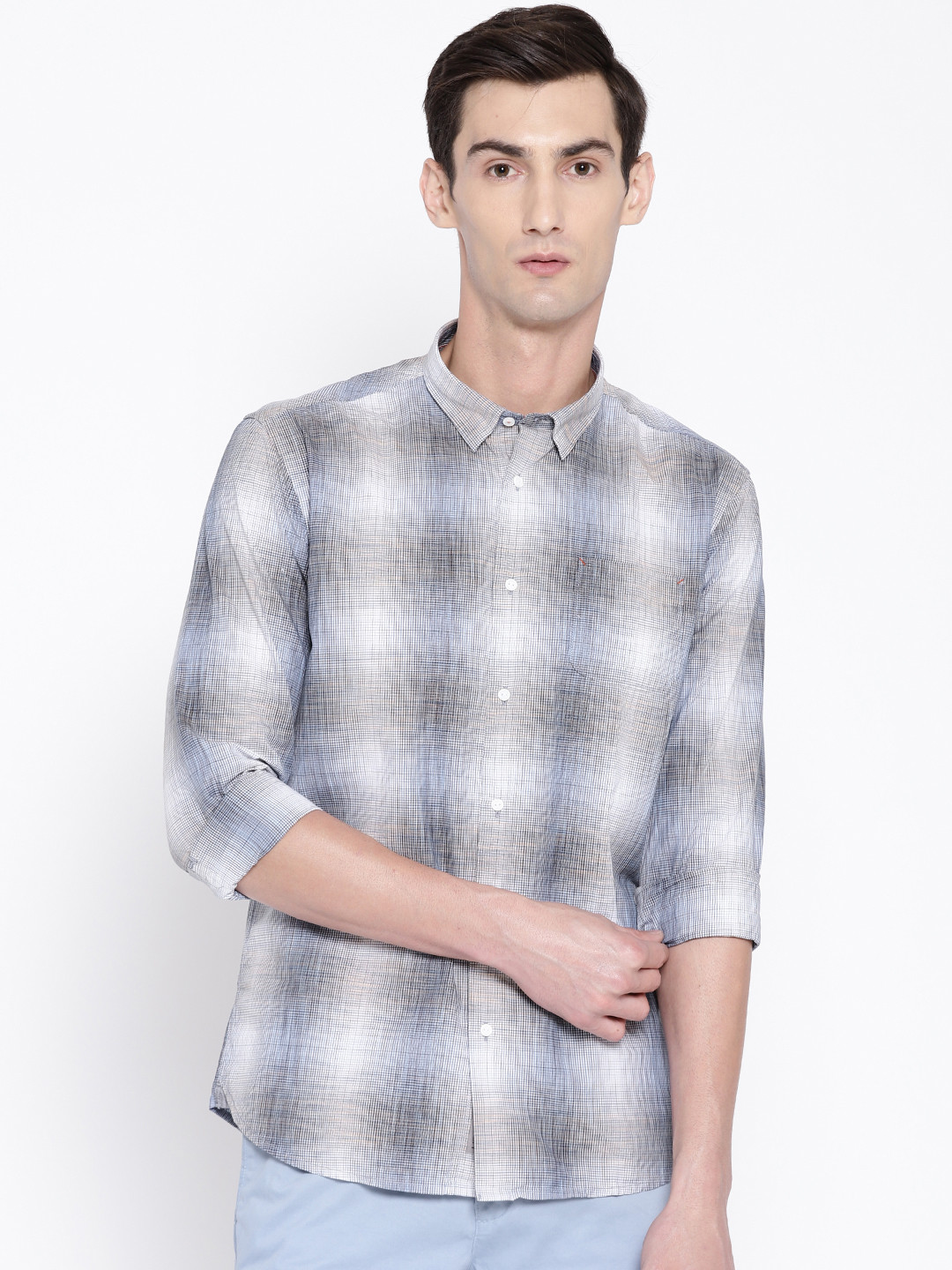 

Blackberrys Men Grey & Off-White Slim Fit Checked Casual Shirt