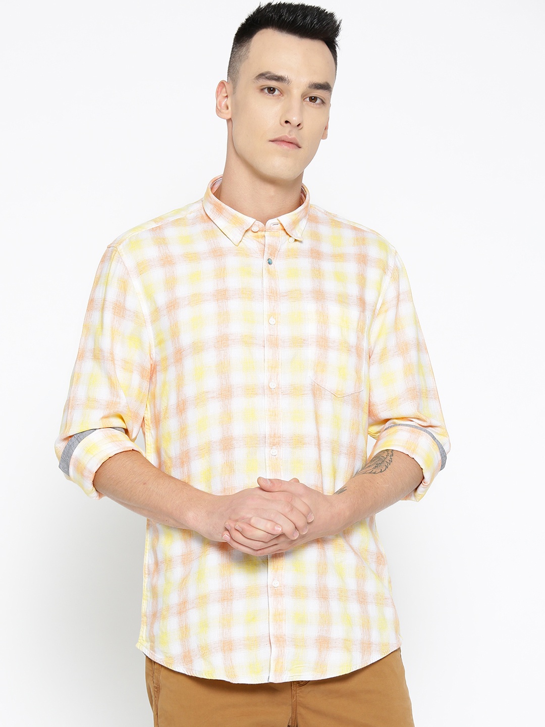 

Blackberrys Men Yellow & Peach-Coloured Slim Fit Checked Casual Shirt