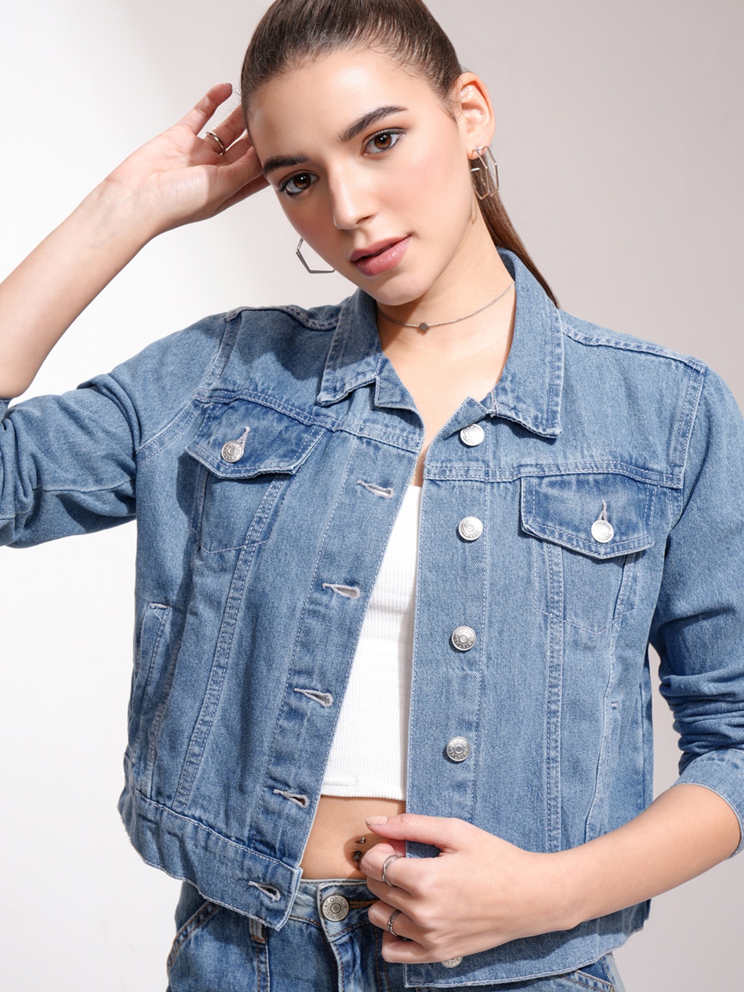 

Tokyo Talkies Women Blue Solid Denim Jacket