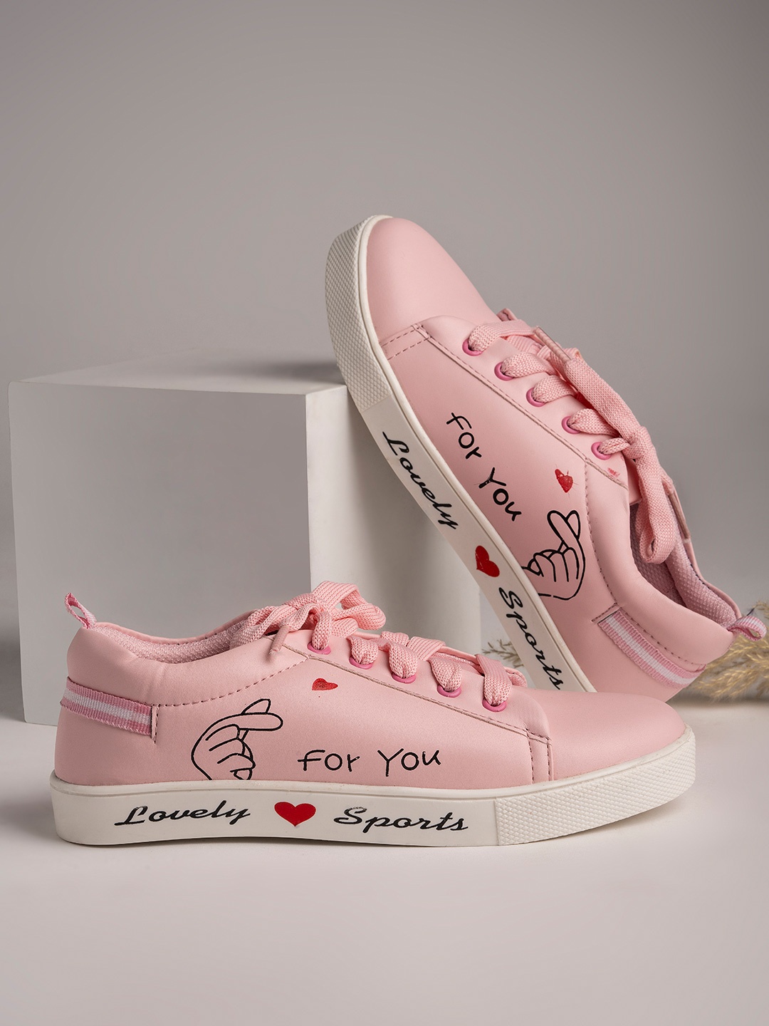 

Shoetopia Women Pink Printed Sneakers