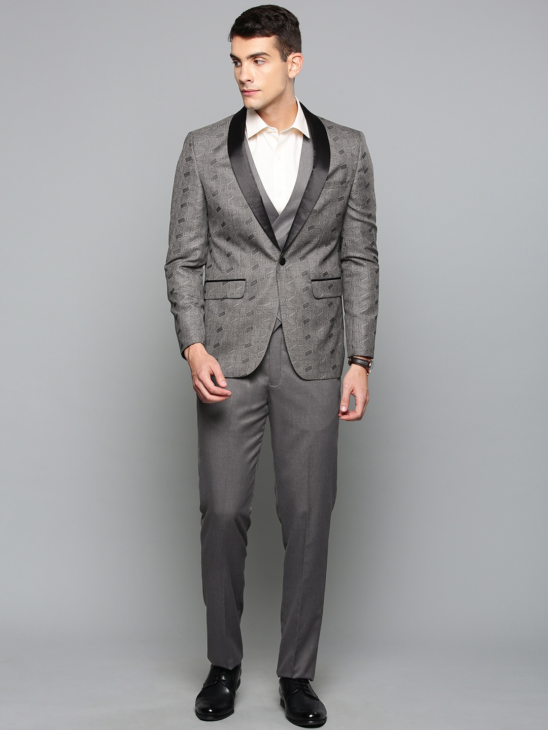 

Louis Philippe Men Grey Self Design Slim Fit Single-Breasted Party Suit