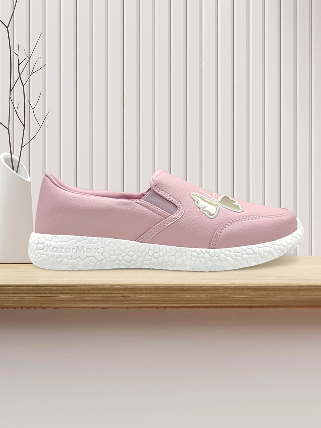 

KazarMax Kids Peach-Coloured Applique Slip-On Sneakers