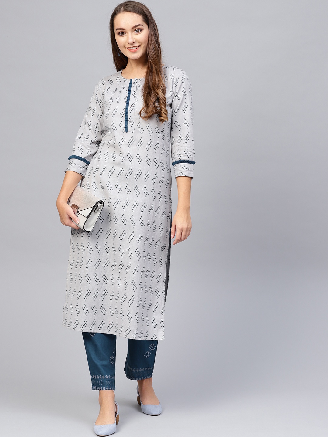 

Yufta Women Grey & Navy Printed Kurta with Trousers