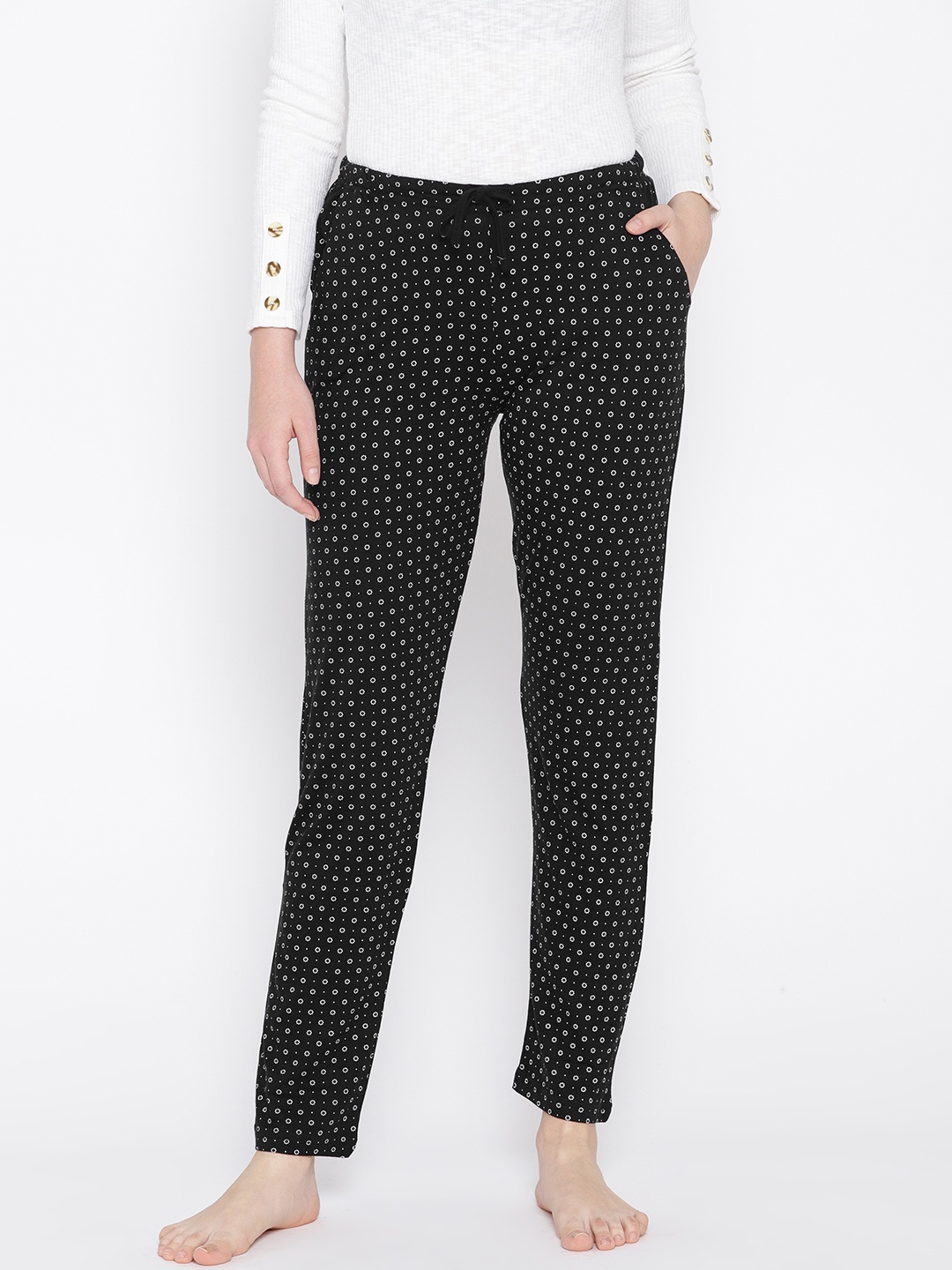 

Kanvin Women Black & White Printed Lounge Pant
