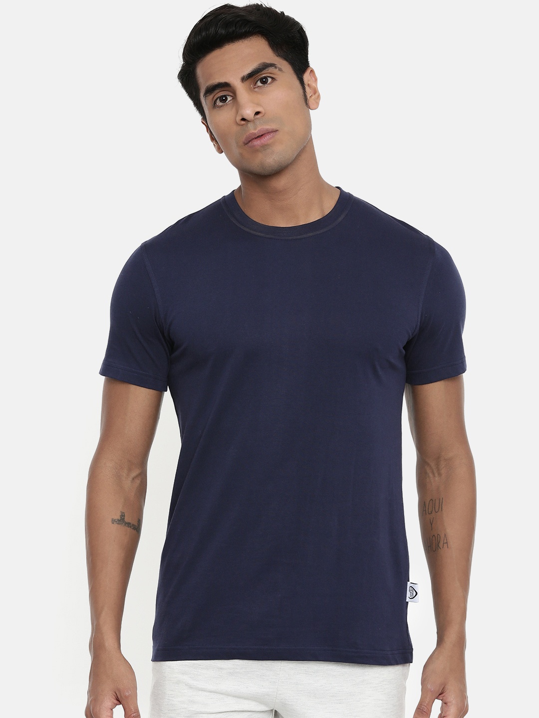 

zebu Men Navy Blue Solid Round Neck Lounge T-shirt 1ZRHT