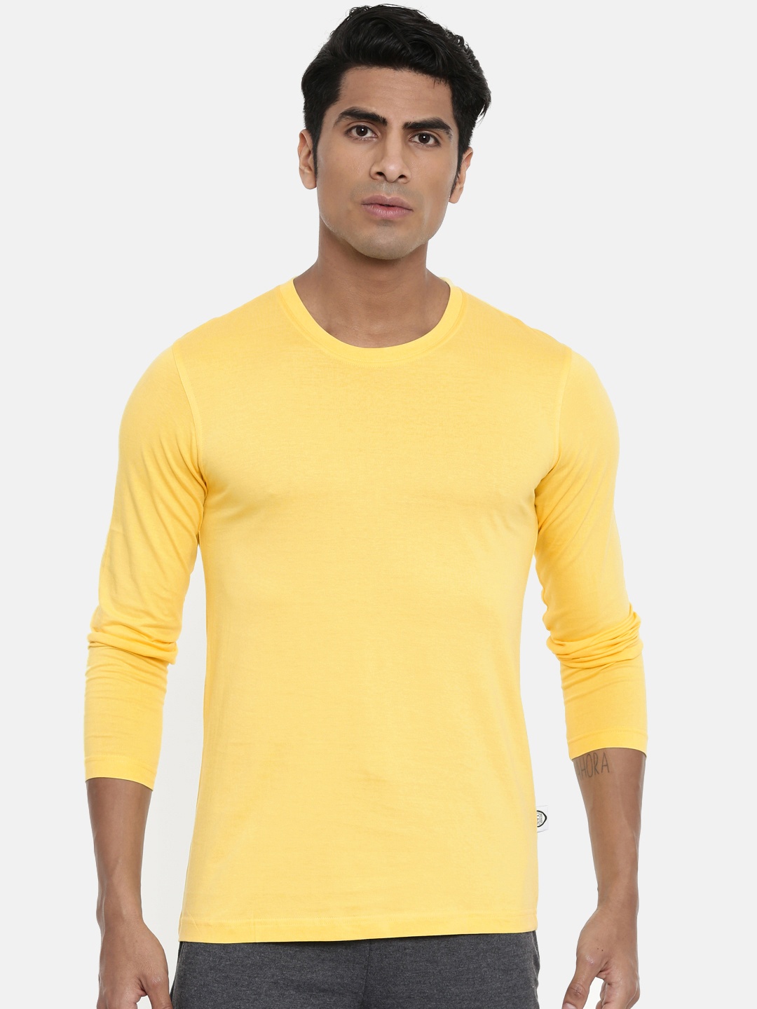 

zebu Men Yellow Solid Round Neck Lounge T-Shirt