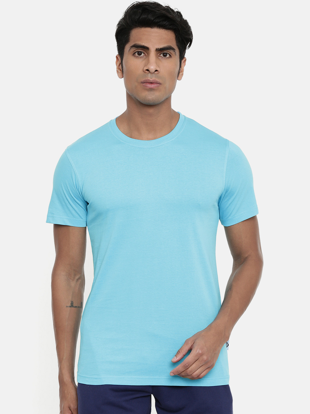 

zebu Men Turquoise Blue Solid Round Neck Lounge T-shirt