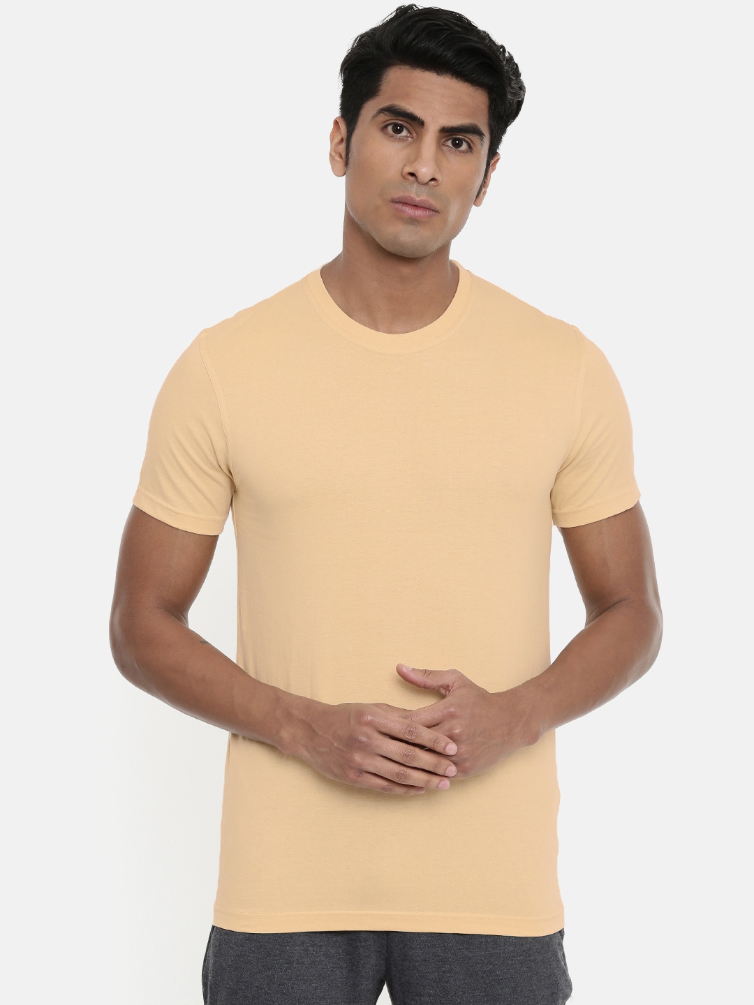 

zebu Men Beige Solid Round Neck Lounge T-shirt