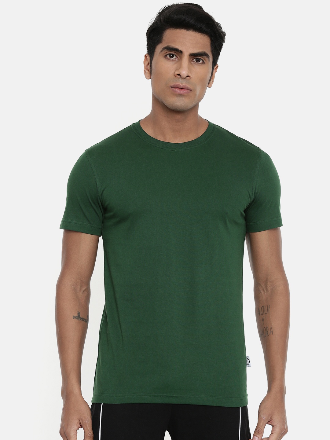 

zebu Men Green Solid Round Neck Lounge T-shirt 1ZRHT