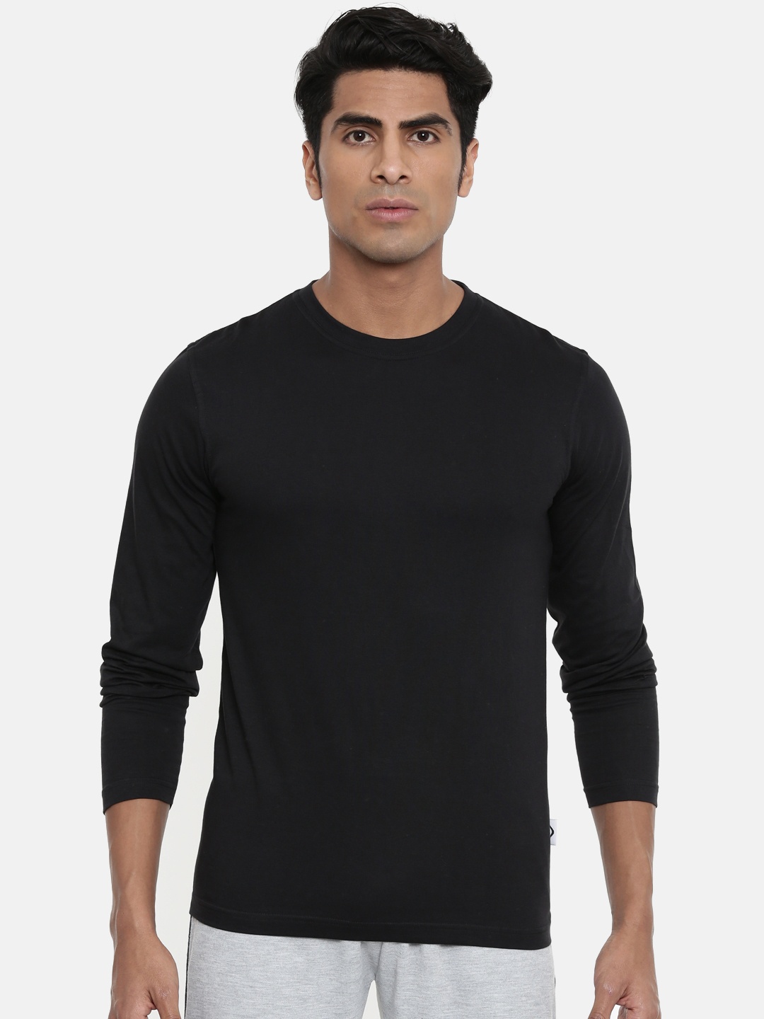 

zebu Men Black Solid Round Neck Lounge T-shirt ZRNFS