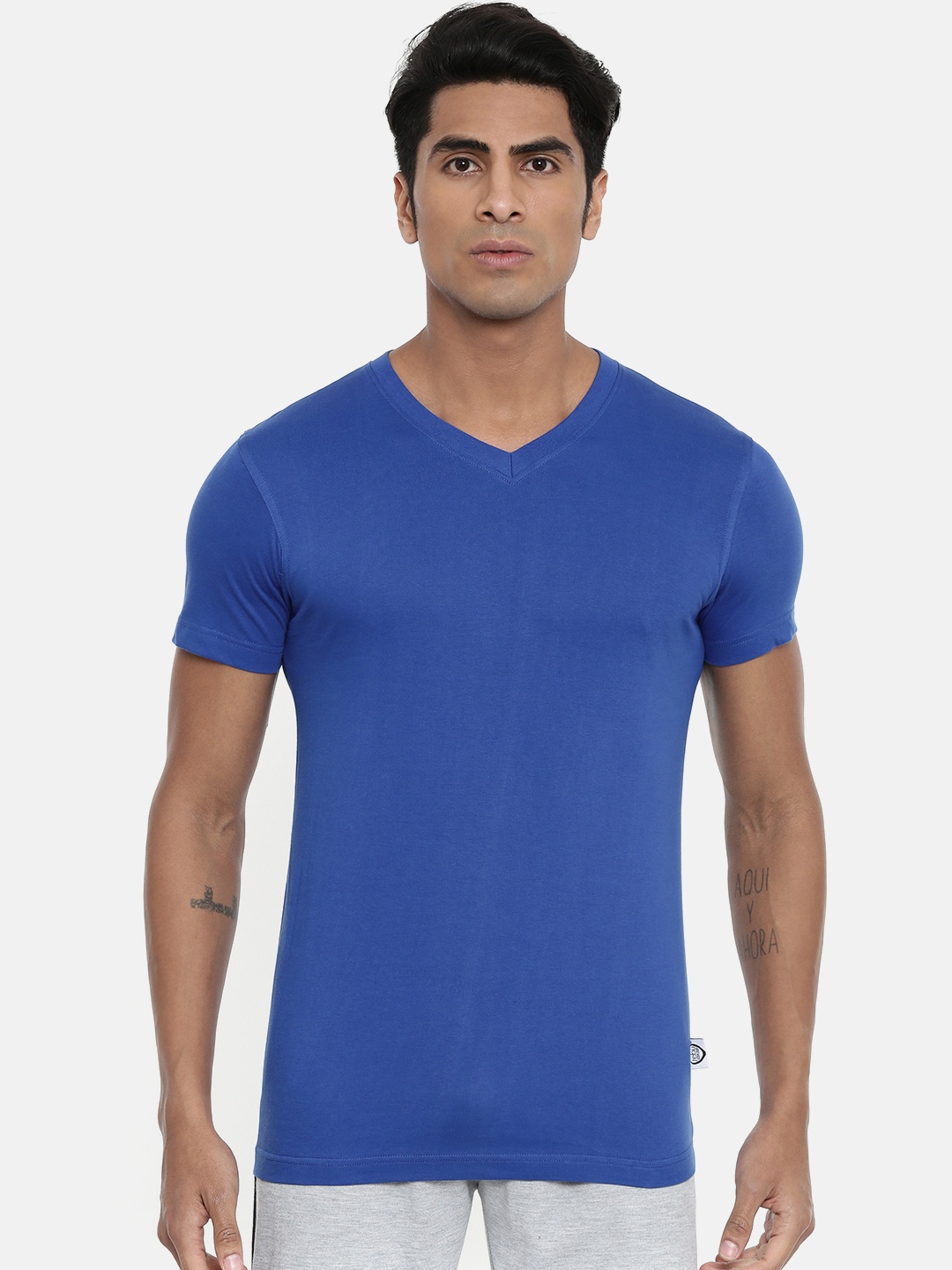 

zebu Men Blue Solid Round Neck Lounge T-shirt 1ZVHT