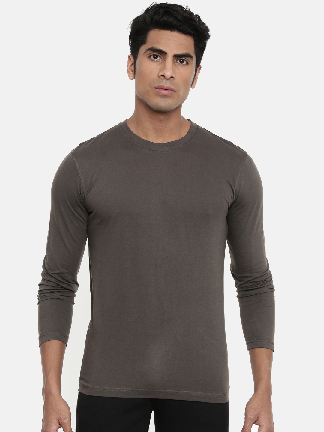 

zebu Men Grey Solid Round Neck Lounge T-shirt ZRNFS