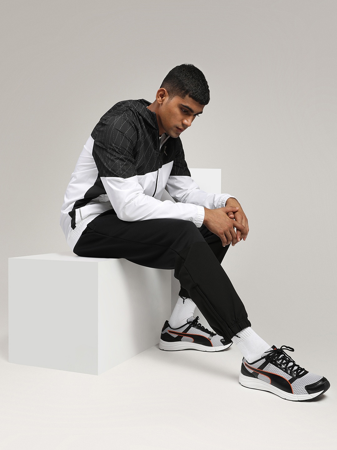 

Puma Men Black Neutron Running Shoes