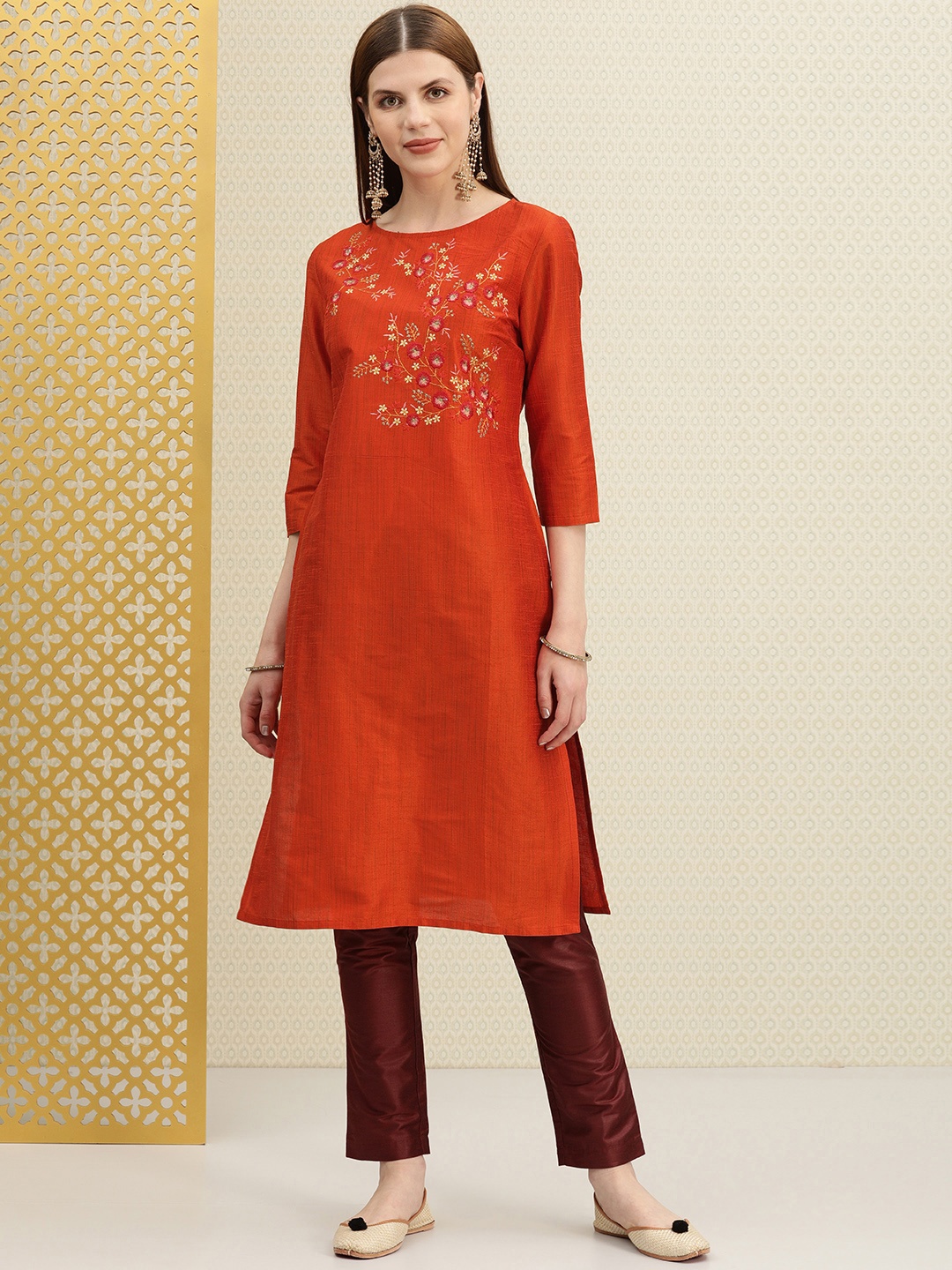 

House of Pataudi Women Rust Orange Floral Embroidered Straight Kurta